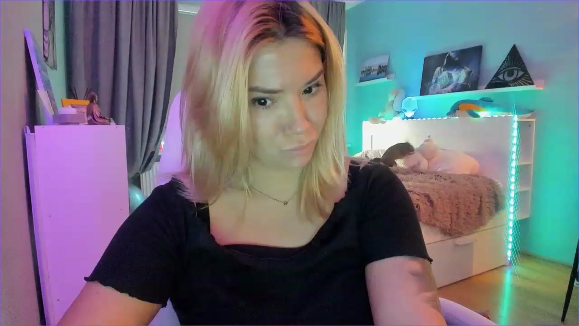Gallery image thumbnail from NickyBlein's myfreecams stream on, 12/26/2022, 11:46 image 6 of 20