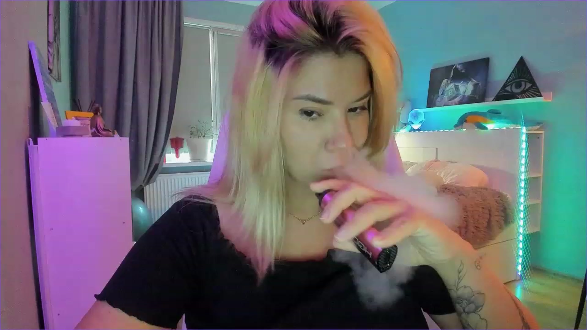 Gallery image thumbnail from NickyBlein's myfreecams stream on, 12/26/2022, 11:46 image 11 of 20