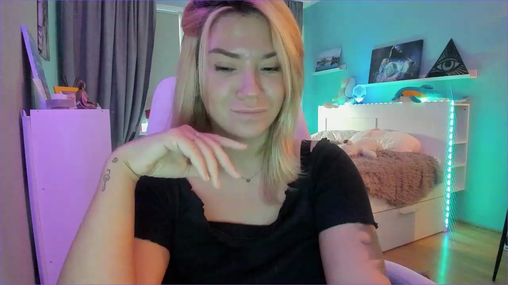 Gallery image thumbnail from NickyBlein's myfreecams stream on, 12/26/2022, 11:46 image 8 of 20