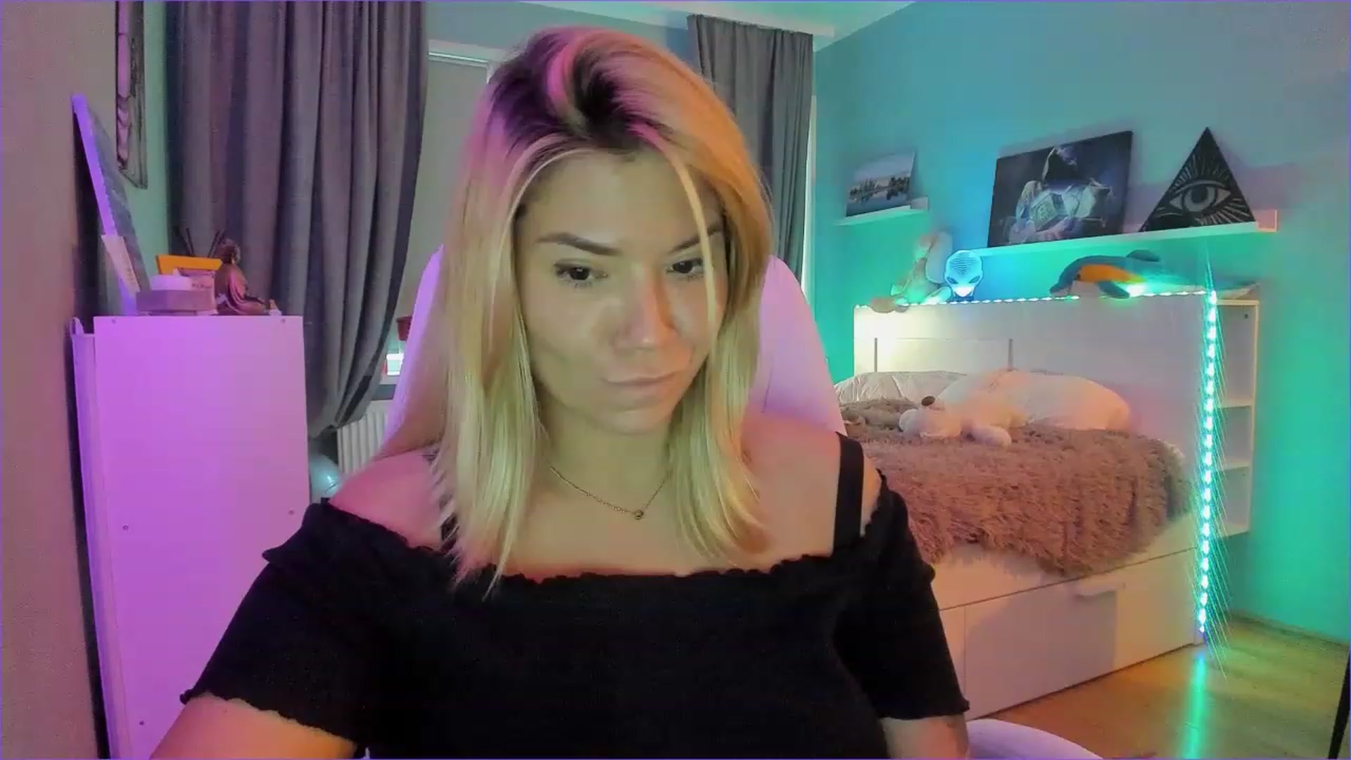 Gallery image thumbnail from NickyBlein's myfreecams stream on, 12/26/2022, 11:46 image 18 of 20
