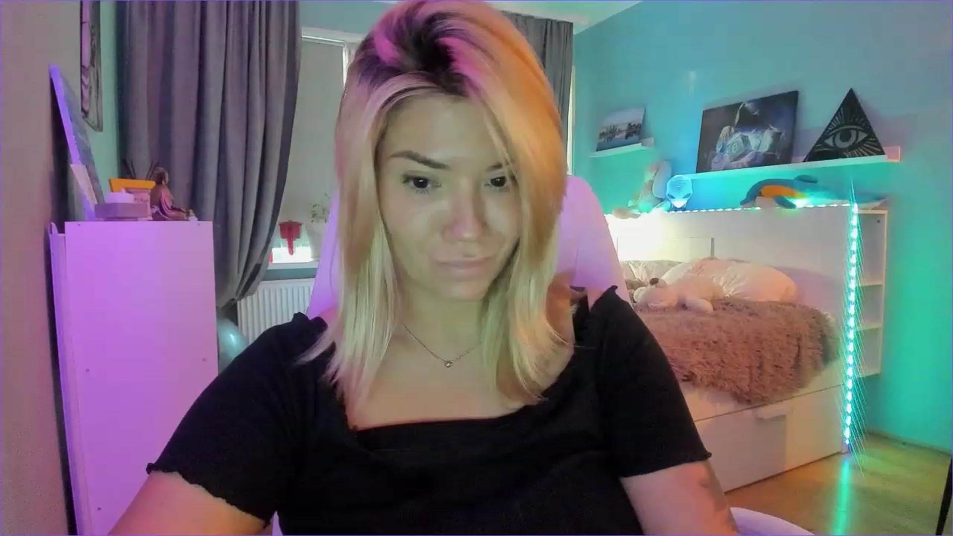 Gallery image thumbnail from NickyBlein's myfreecams stream on, 12/26/2022, 11:46 image 13 of 20