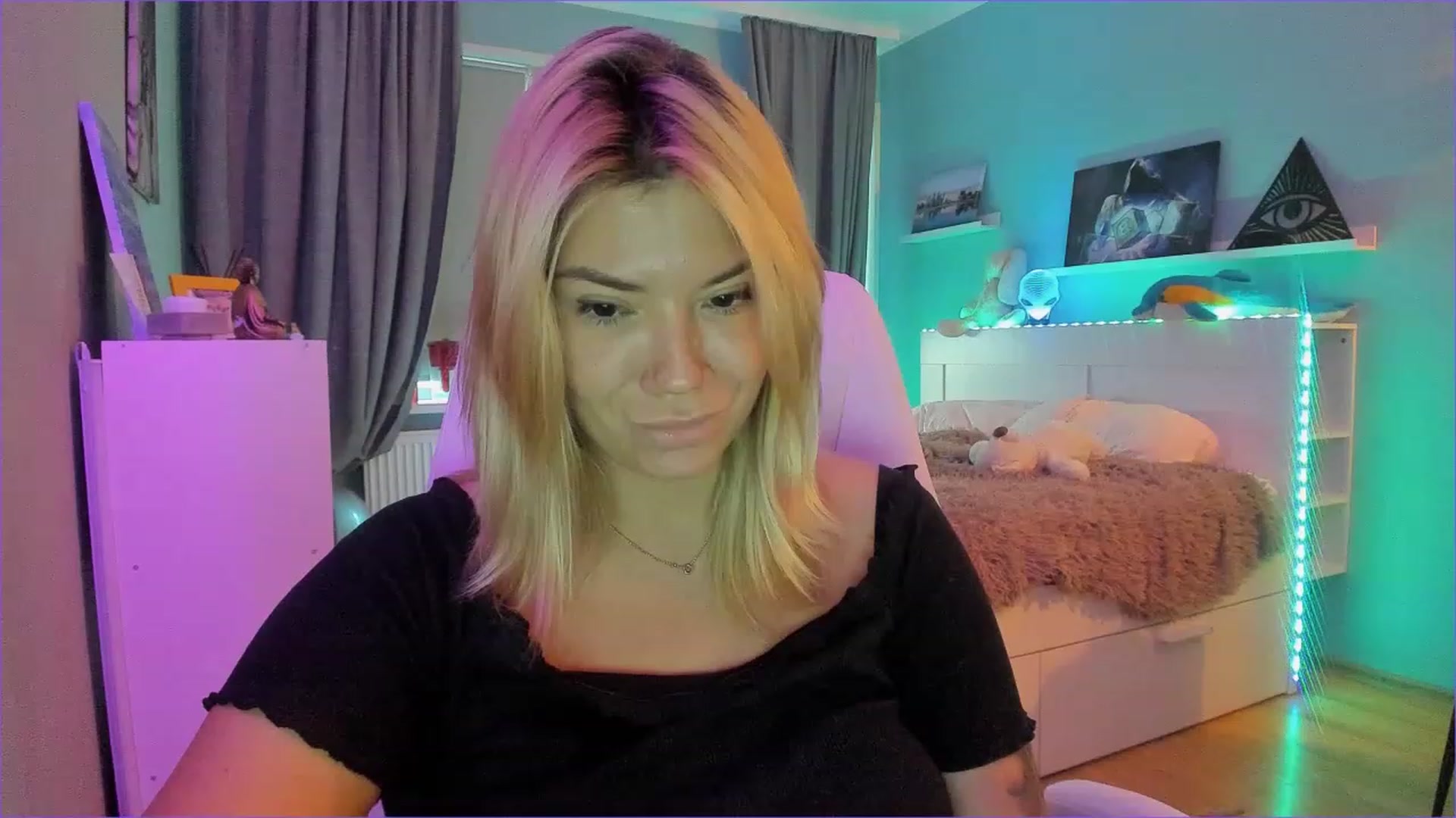 Gallery image thumbnail from NickyBlein's myfreecams stream on, 12/26/2022, 11:46 image 17 of 20