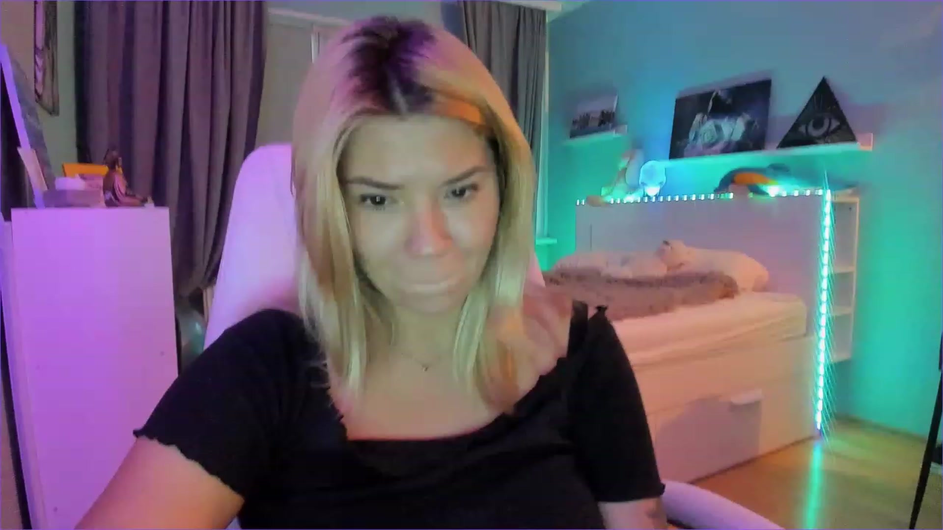 Gallery image thumbnail from NickyBlein's myfreecams stream on, 12/26/2022, 13:05 image 2 of 20