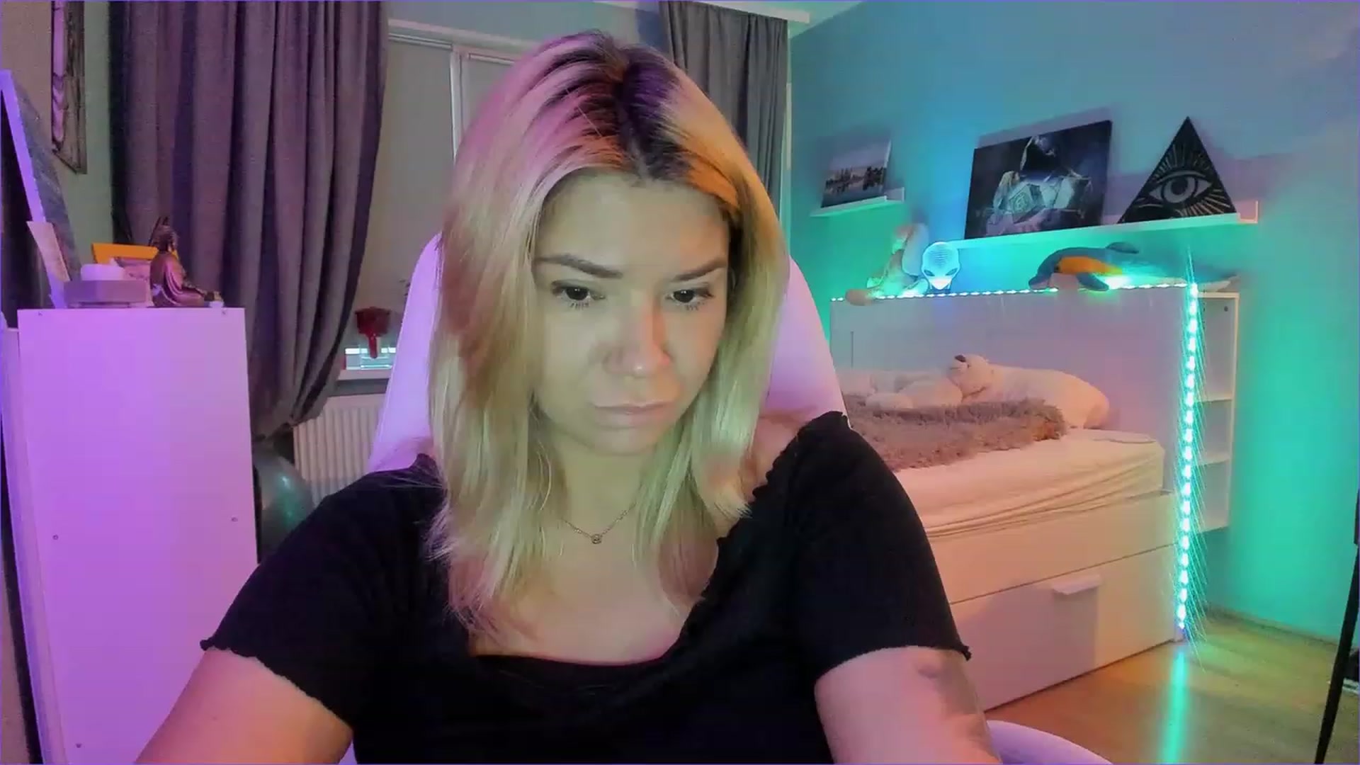 Gallery image thumbnail from NickyBlein's myfreecams stream on, 12/26/2022, 13:05 image 3 of 20