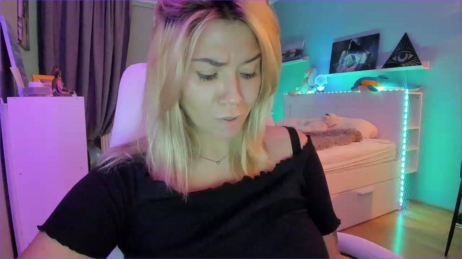 Gallery image thumbnail from NickyBlein's myfreecams stream on, 12/26/2022, 13:05 image 6 of 20