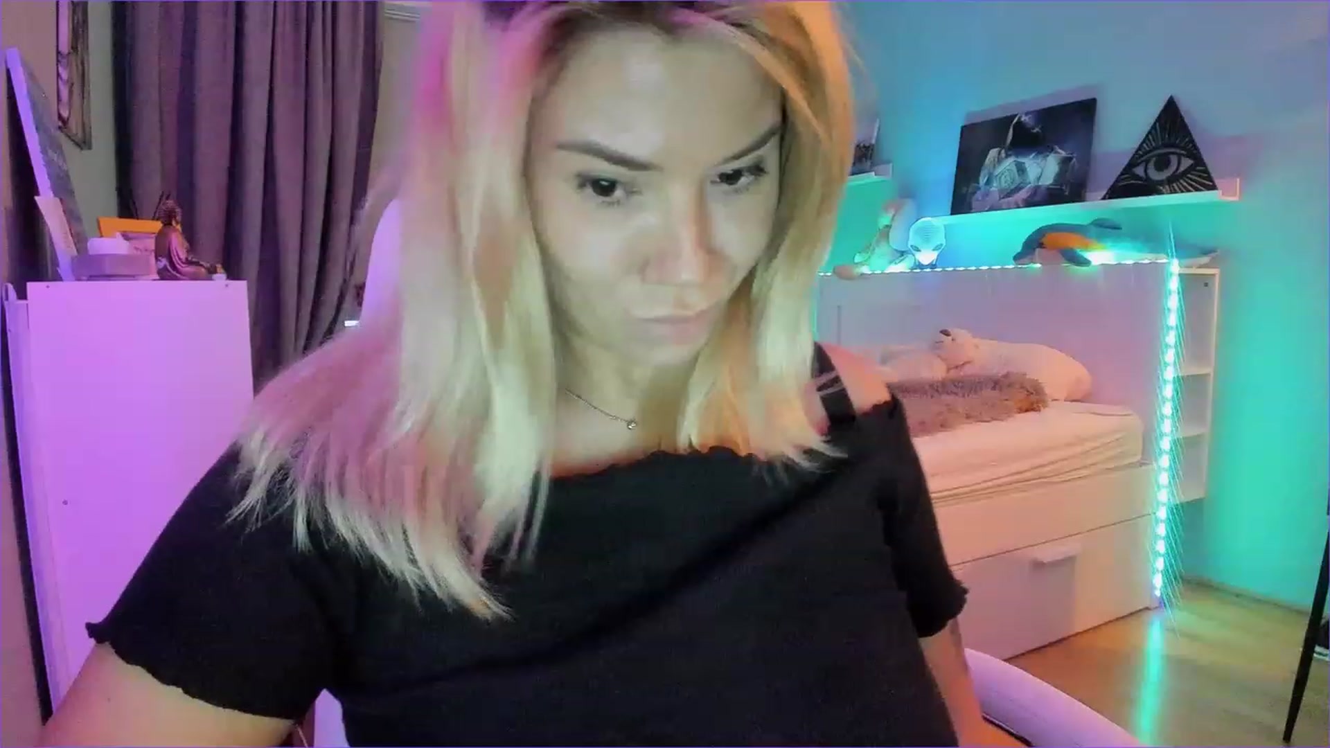 Gallery image thumbnail from NickyBlein's myfreecams stream on, 12/26/2022, 13:05 image 7 of 20