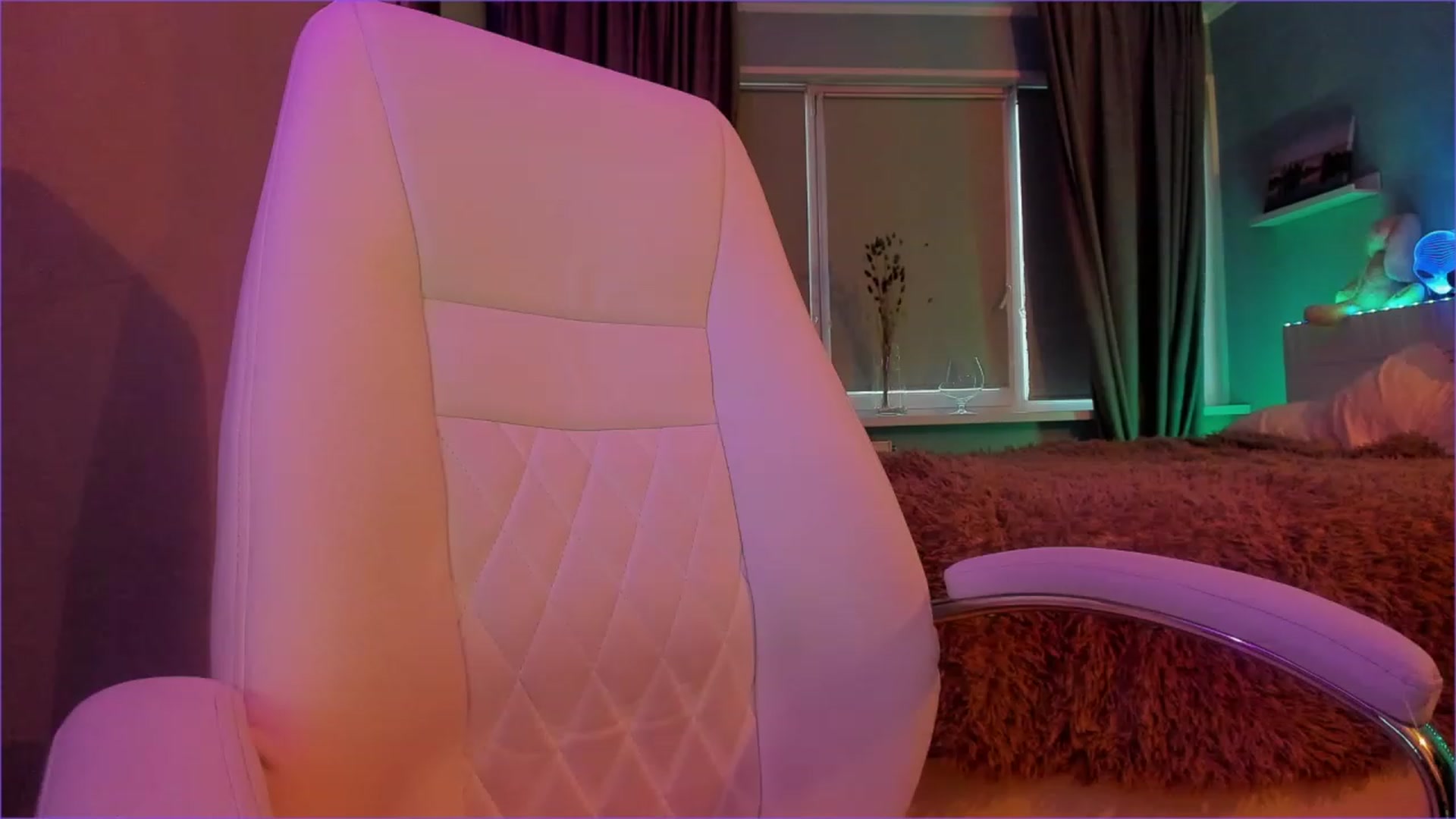 Gallery image thumbnail from NickyBlein's myfreecams stream on, 12/27/2022, 09:06 image 2 of 20