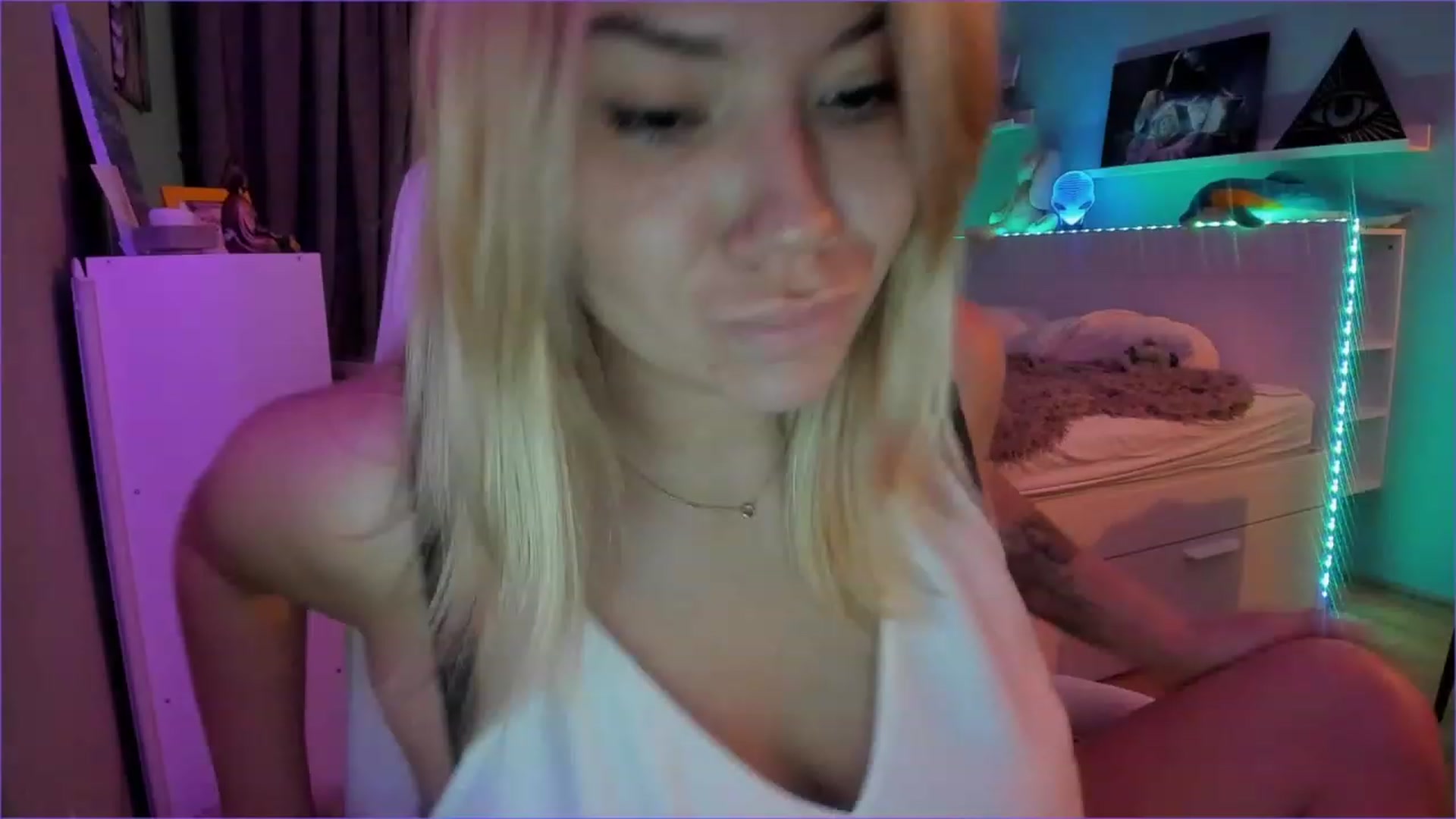 Gallery image thumbnail from NickyBlein's myfreecams stream on, 12/27/2022, 12:21 image 1 of 20