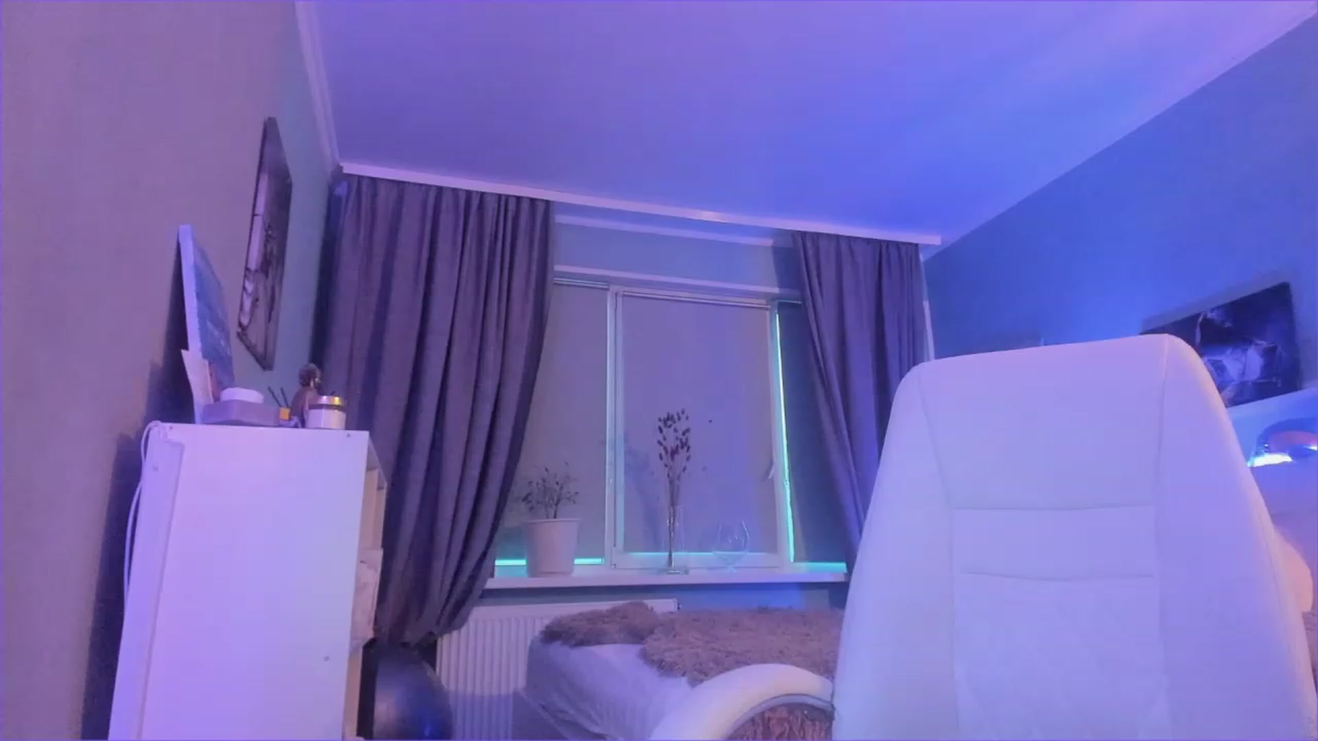 Gallery image thumbnail from NickyBlein's myfreecams stream on, 12/29/2022, 13:27 image 7 of 20