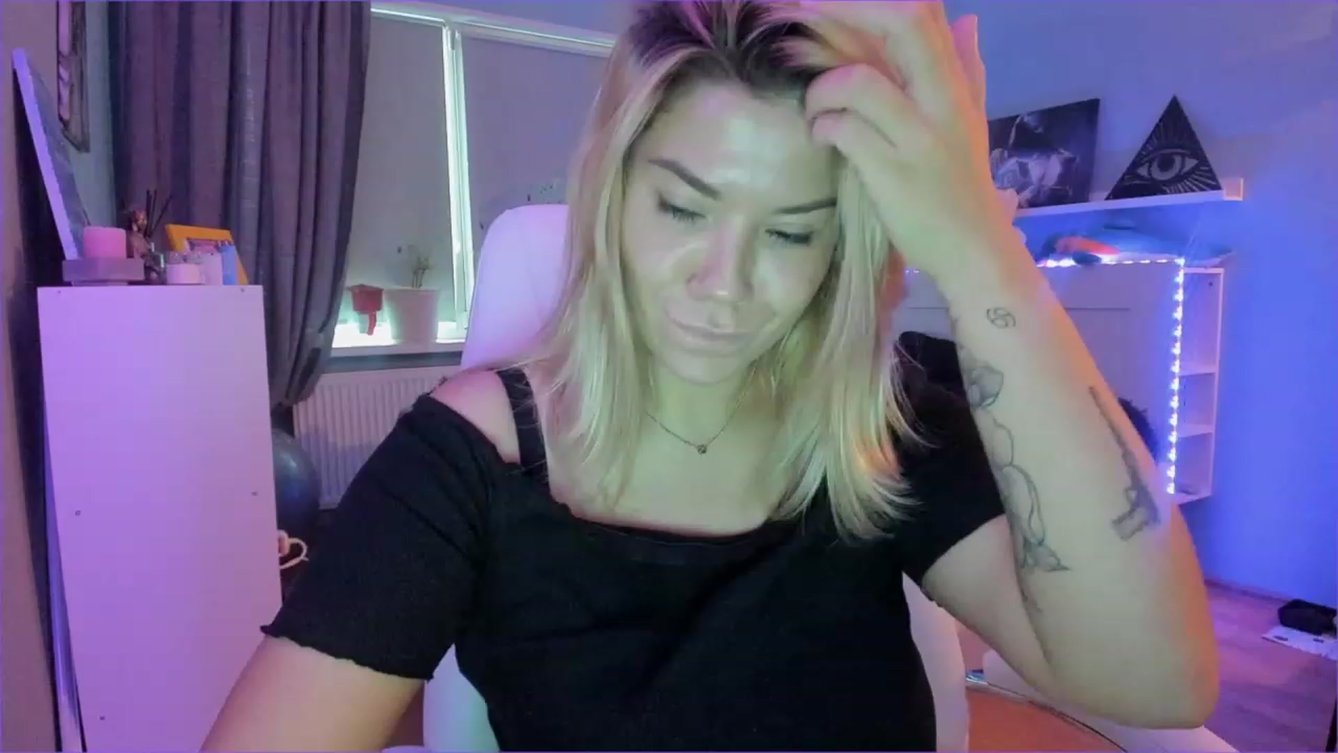Gallery image thumbnail from NickyBlein's myfreecams stream on, 01/04/2023, 09:56 image 12 of 20