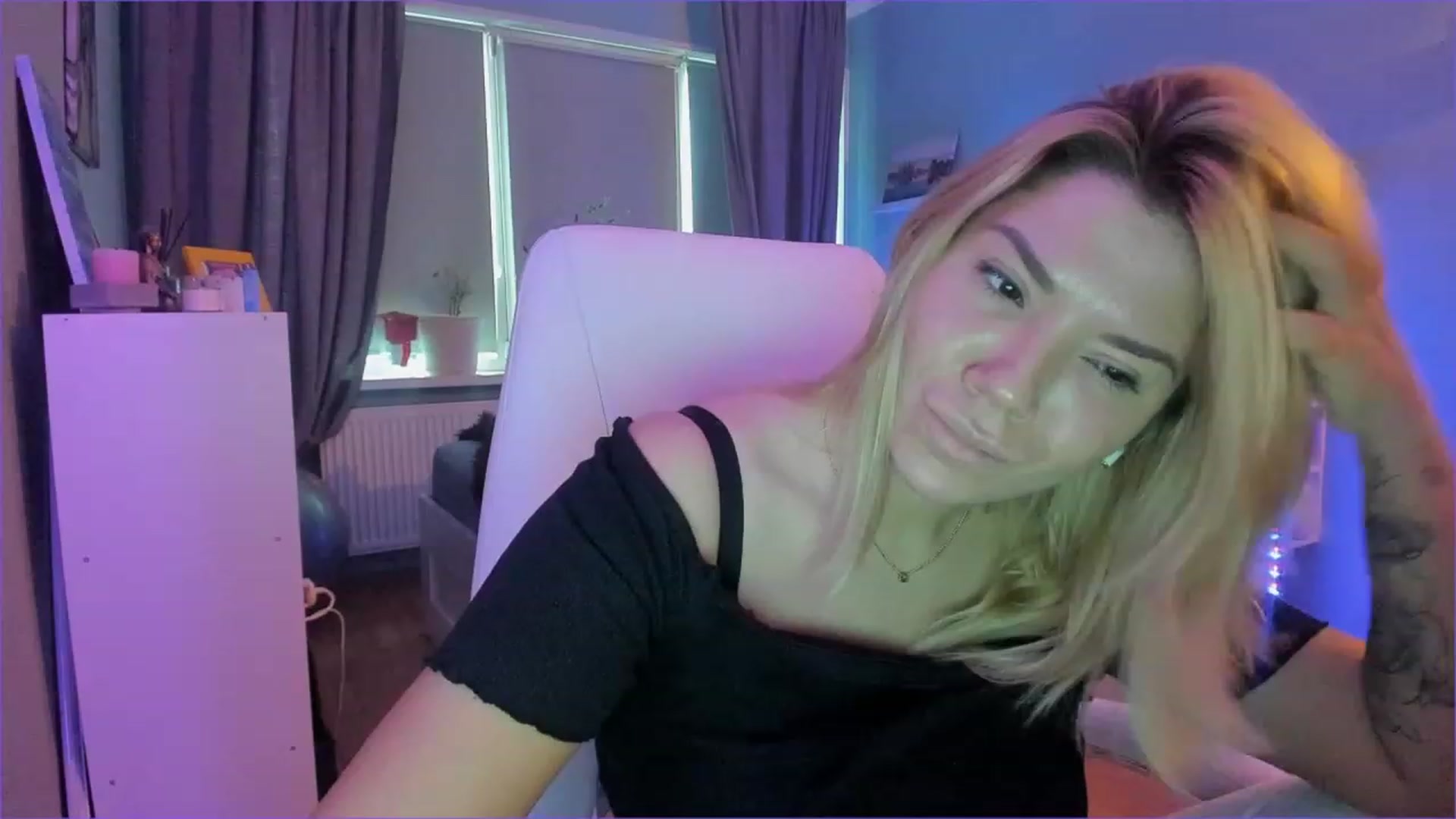 Gallery image thumbnail from NickyBlein's myfreecams stream on, 01/04/2023, 09:56 image 20 of 20