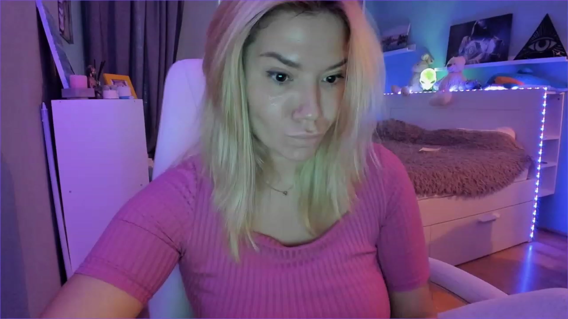 Gallery image thumbnail from NickyBlein's myfreecams stream on, 01/06/2023, 11:04 image 14 of 20