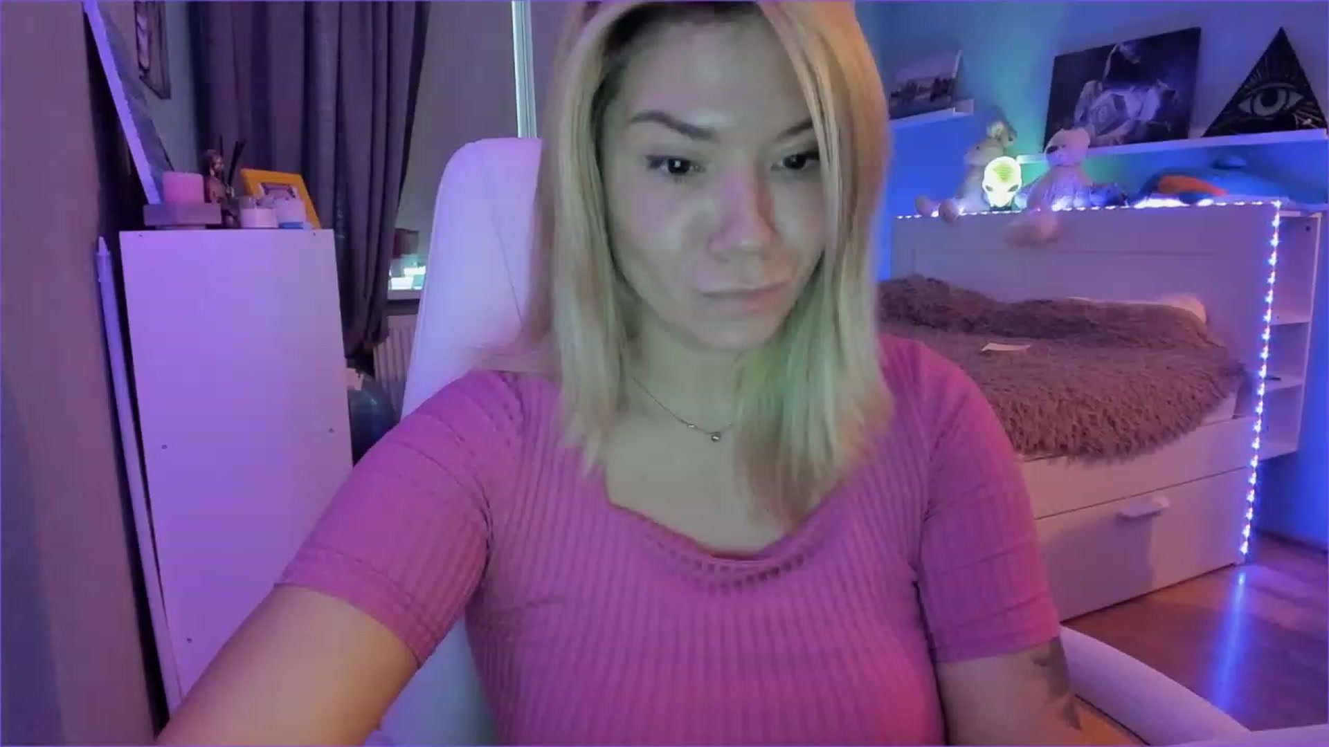 Gallery image thumbnail from NickyBlein's myfreecams stream on, 01/06/2023, 11:04 image 15 of 20