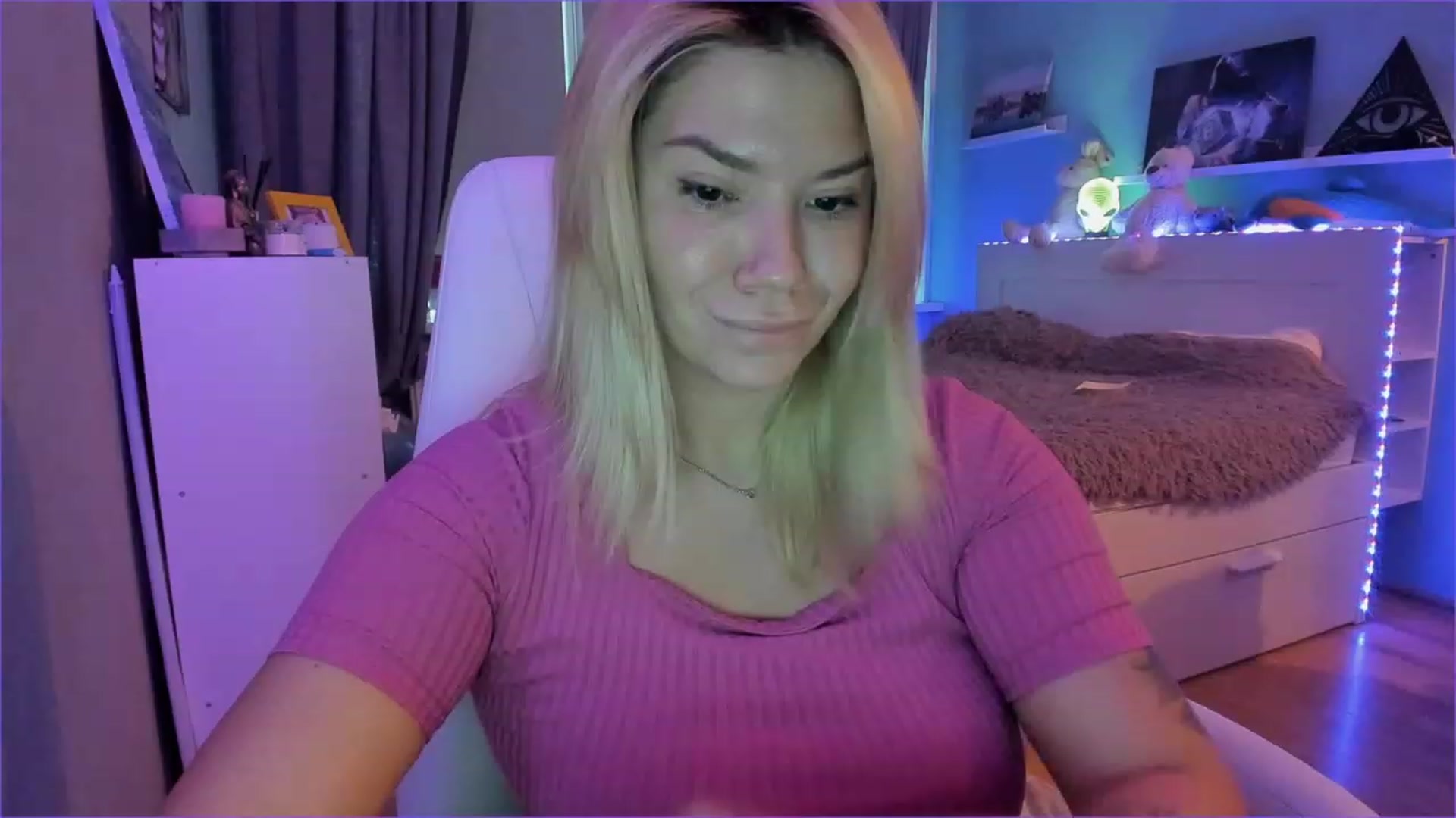 Gallery image thumbnail from NickyBlein's myfreecams stream on, 01/06/2023, 11:31 image 2 of 20