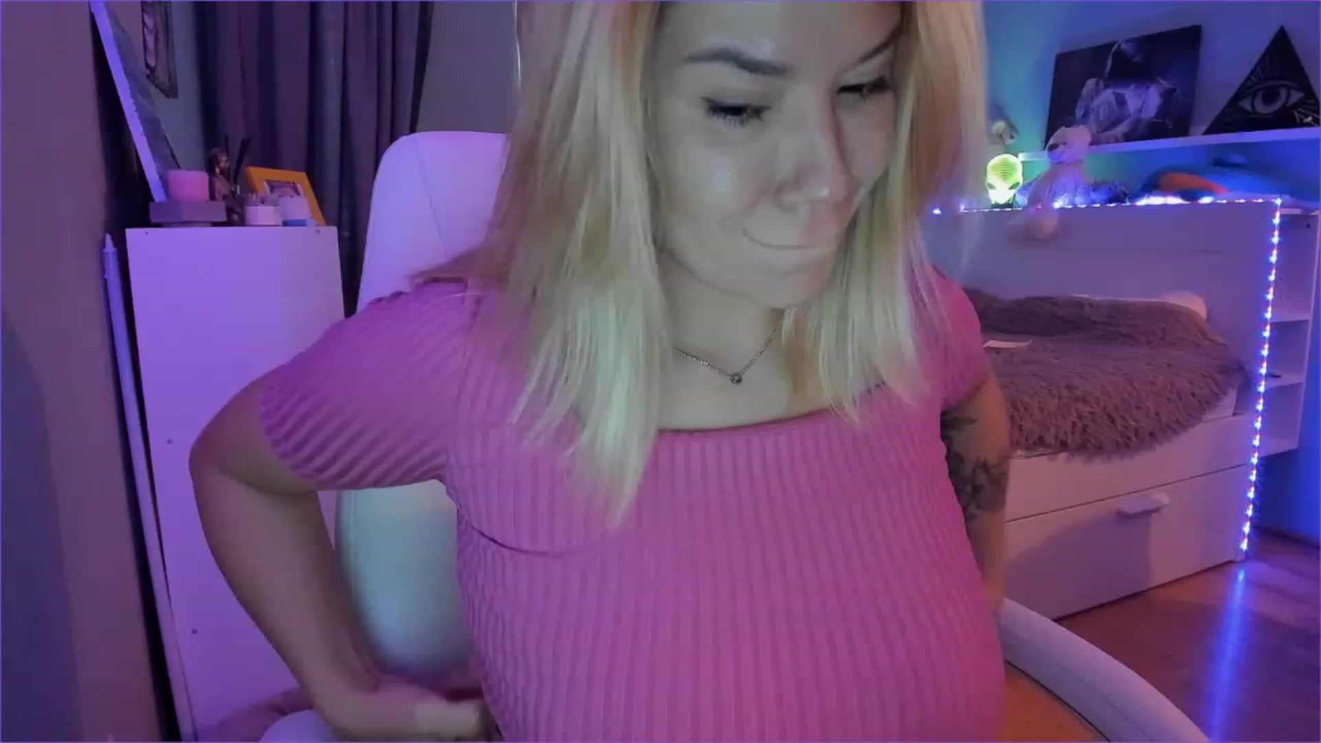 Gallery image thumbnail from NickyBlein's myfreecams stream on, 01/06/2023, 11:31 image 8 of 20
