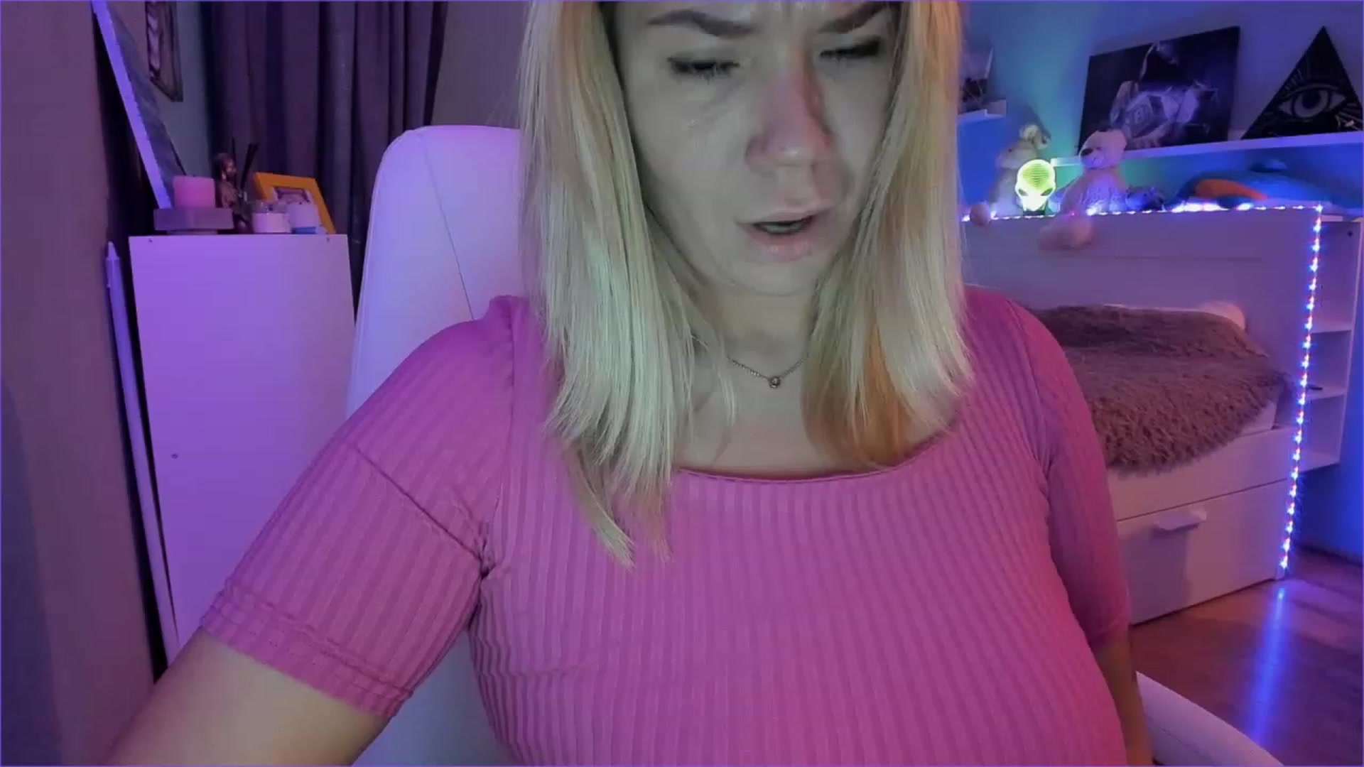Gallery image thumbnail from NickyBlein's myfreecams stream on, 01/06/2023, 11:31 image 15 of 20