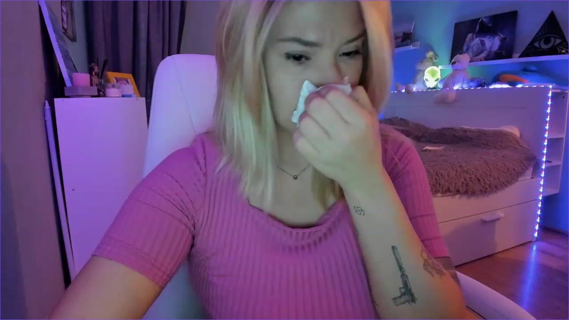 Gallery image thumbnail from NickyBlein's myfreecams stream on, 01/06/2023, 11:31 image 19 of 20
