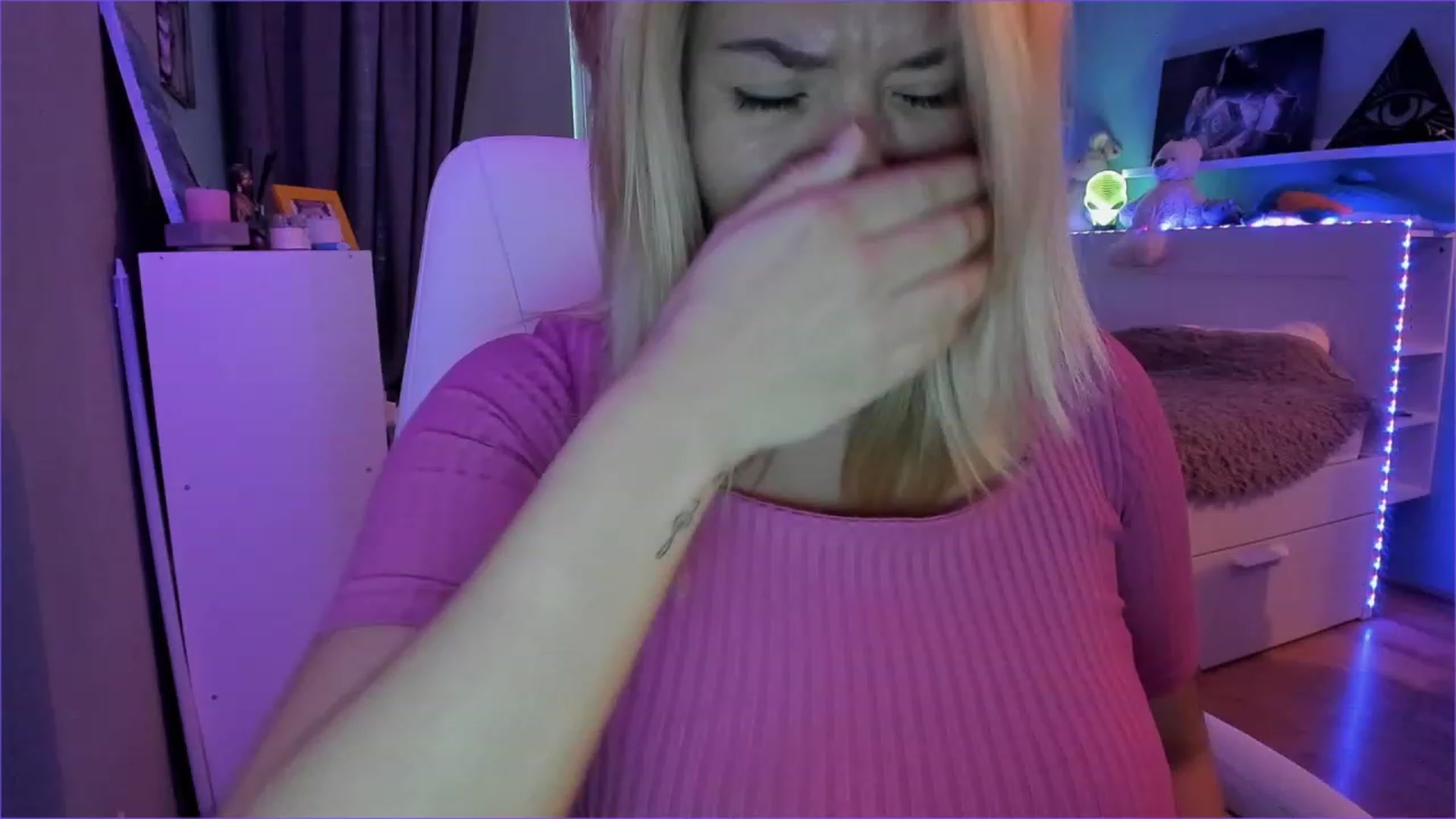 Gallery image thumbnail from NickyBlein's myfreecams stream on, 01/06/2023, 11:31 image 18 of 20