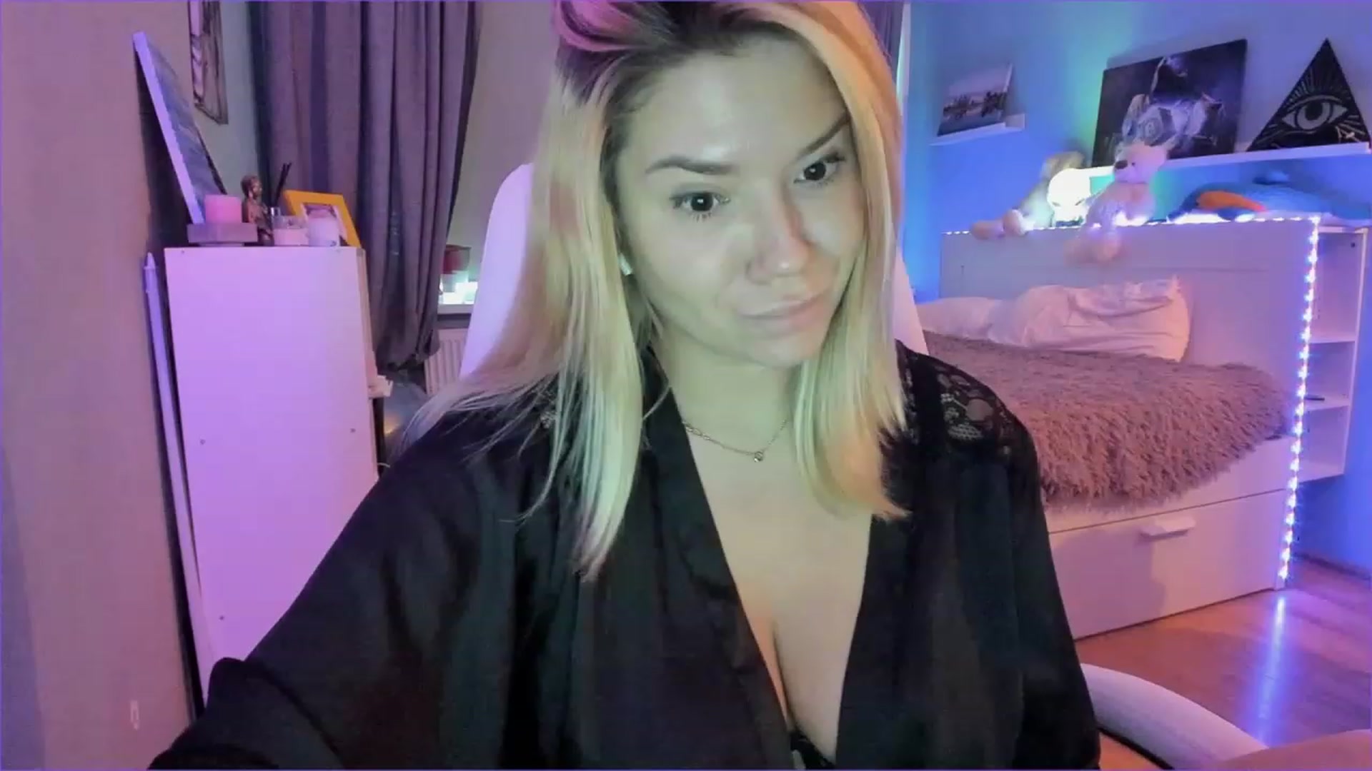 Gallery image thumbnail from NickyBlein's myfreecams stream on, 01/07/2023, 12:03 image 9 of 20