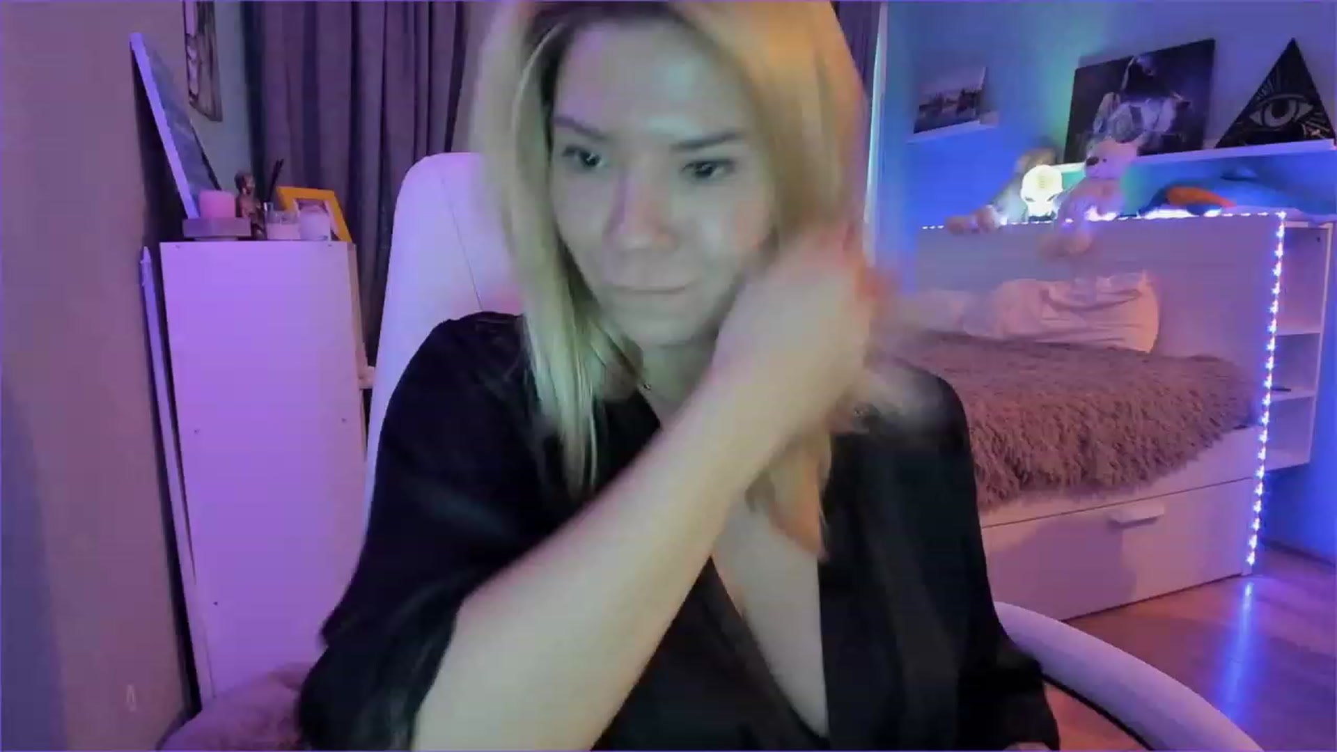 Gallery image thumbnail from NickyBlein's myfreecams stream on, 01/07/2023, 12:03 image 7 of 20