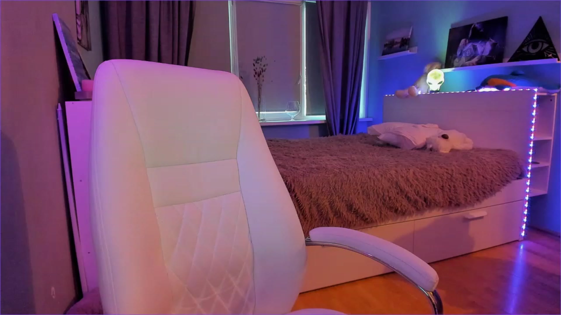 Gallery image thumbnail from NickyBlein's myfreecams stream on, 01/07/2023, 12:03 image 17 of 20
