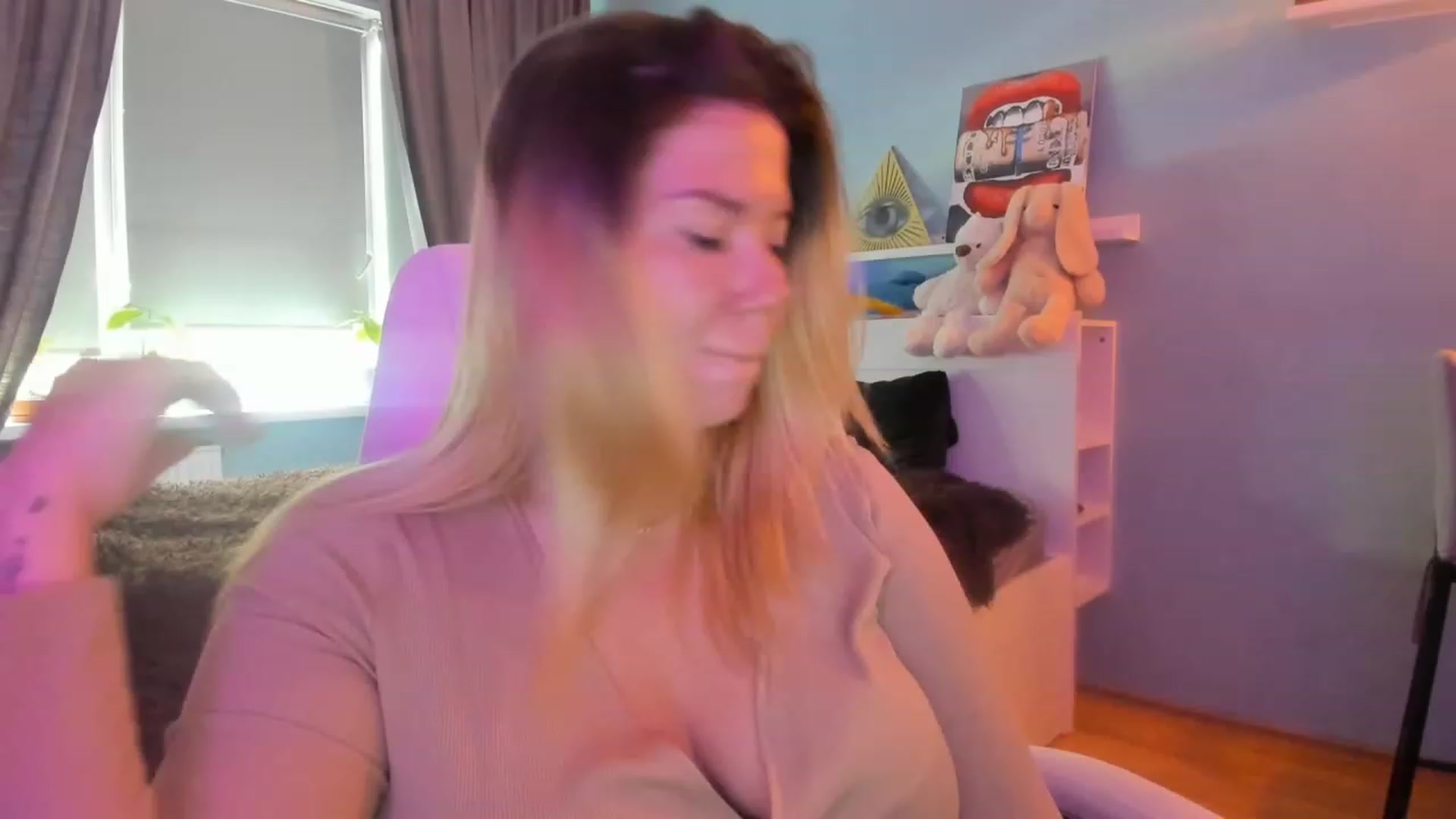 Gallery image thumbnail from NickyBlein's myfreecams stream on, 06/01/2023, 10:33 image 14 of 20
