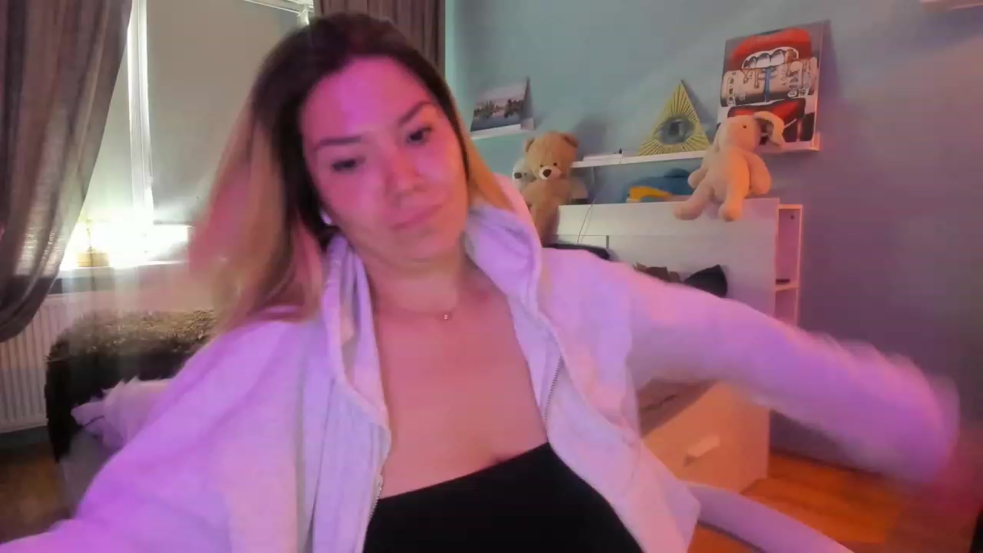 Gallery image thumbnail from NickyBlein's myfreecams stream on, 06/02/2023, 12:36 image 2 of 20