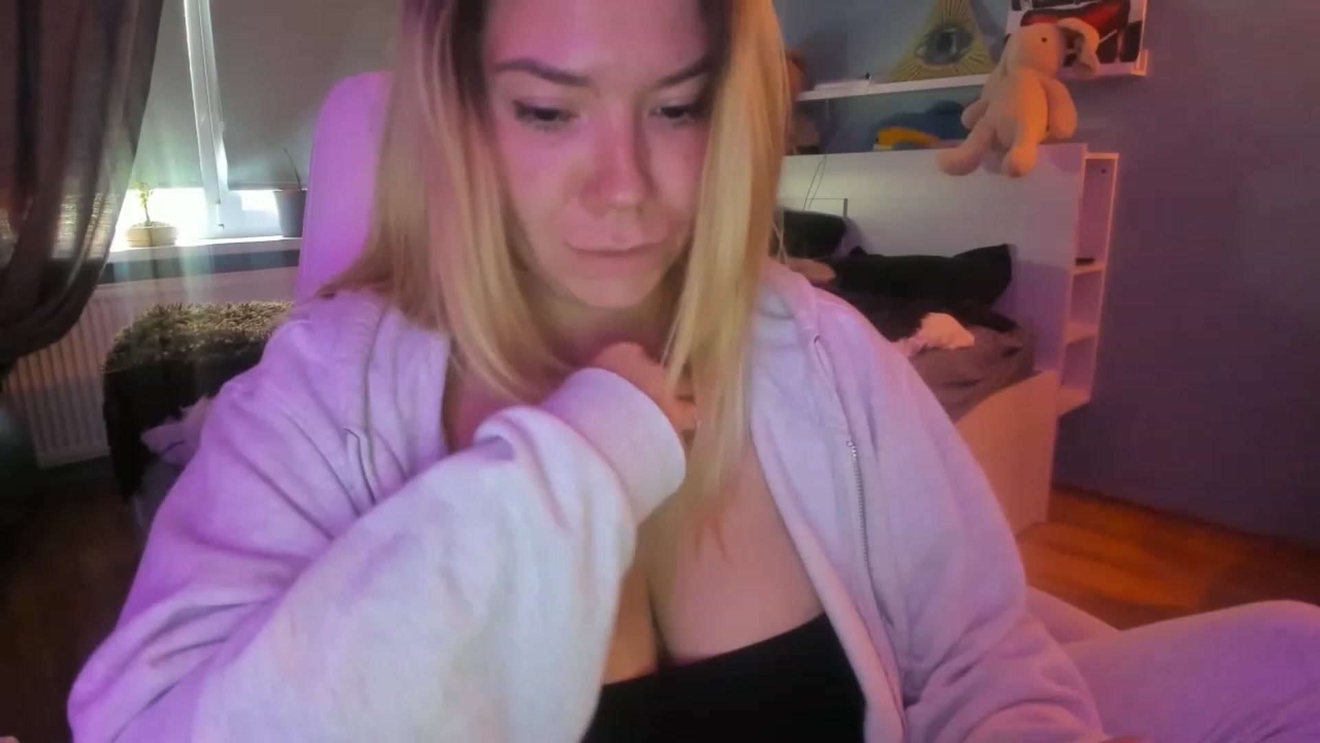 Gallery image thumbnail from NickyBlein's myfreecams stream on, 06/02/2023, 12:36 image 15 of 20