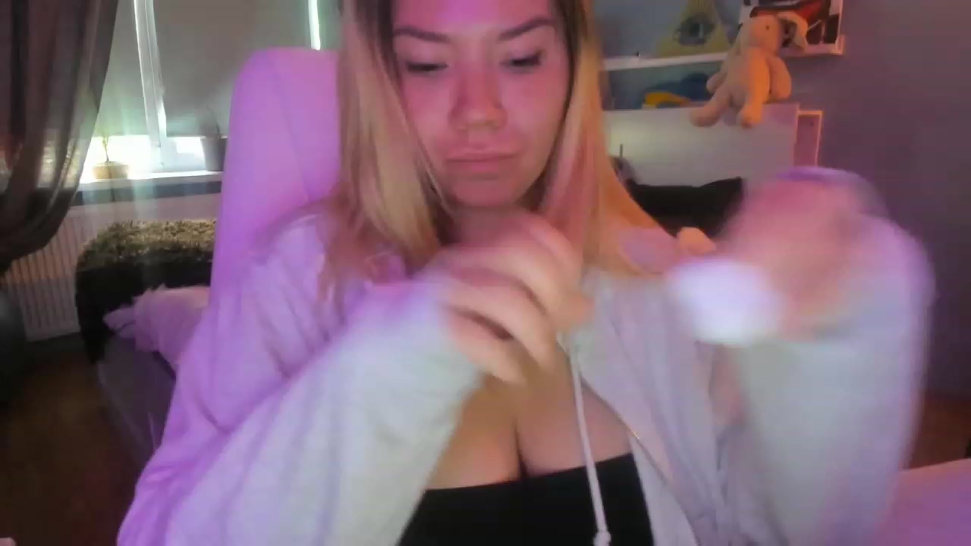 Gallery image thumbnail from NickyBlein's myfreecams stream on, 06/02/2023, 12:36 image 19 of 20