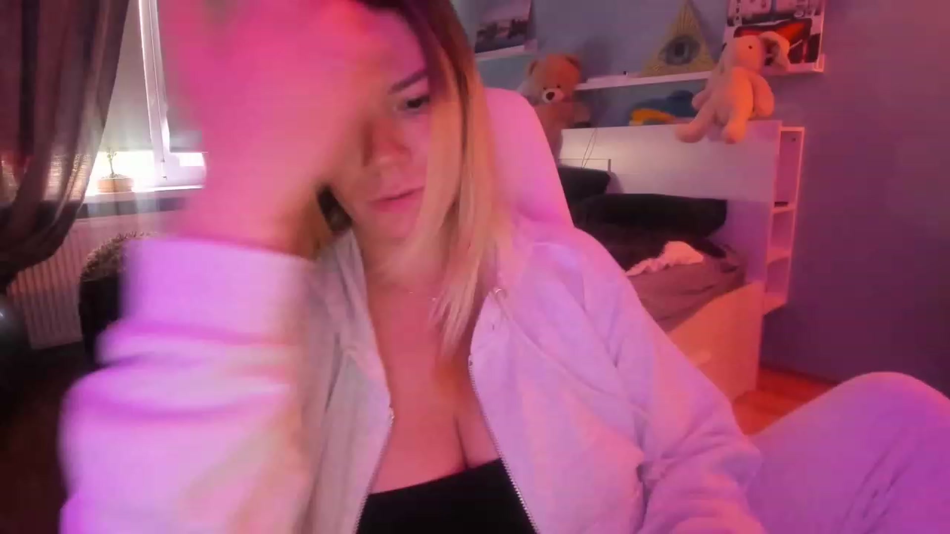 Gallery image thumbnail from NickyBlein's myfreecams stream on, 06/02/2023, 13:37 image 19 of 20