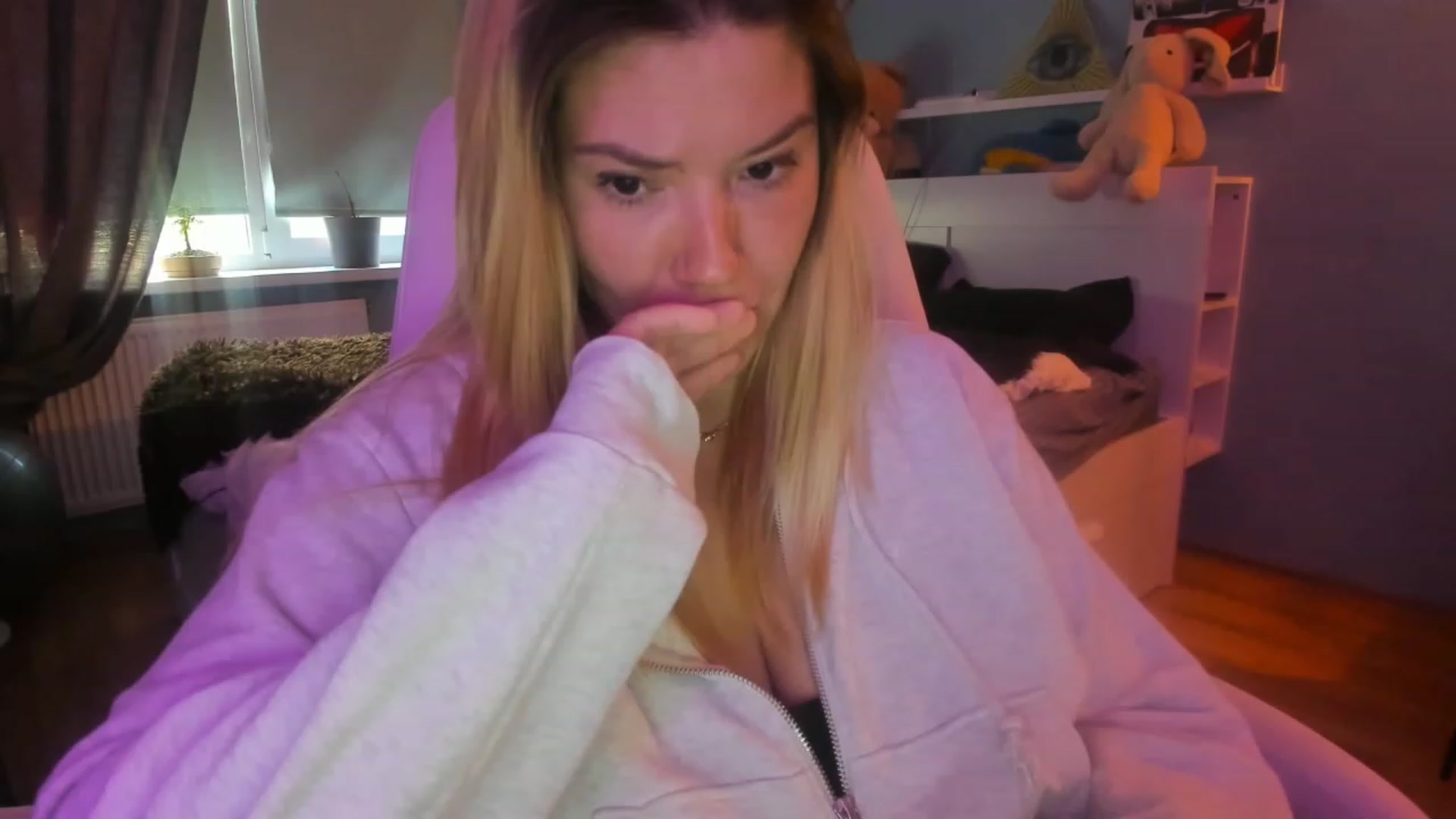 Gallery image thumbnail from NickyBlein's myfreecams stream on, 06/02/2023, 13:37 image 1 of 20