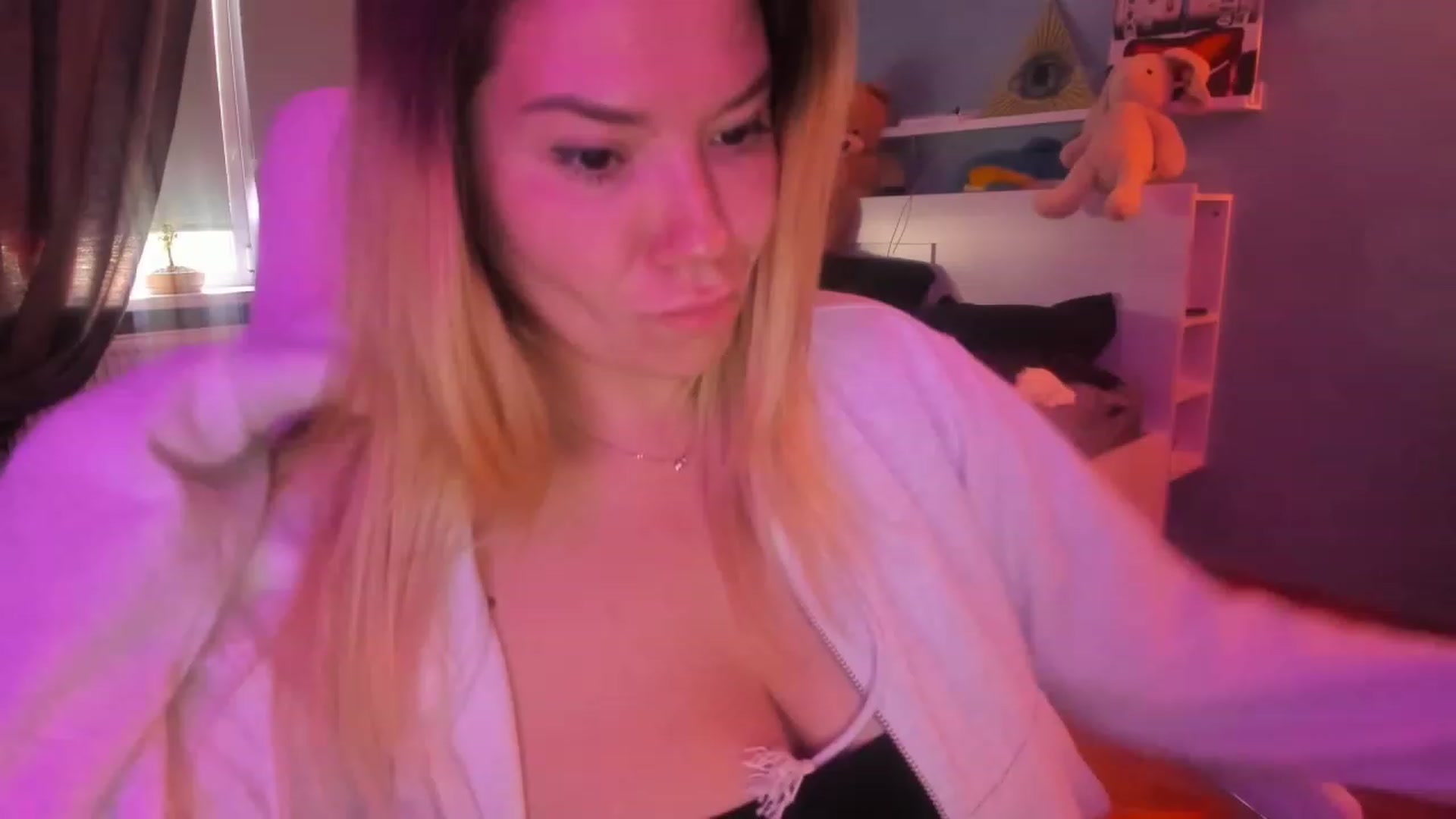 Gallery image thumbnail from NickyBlein's myfreecams stream on, 06/02/2023, 13:37 image 11 of 20