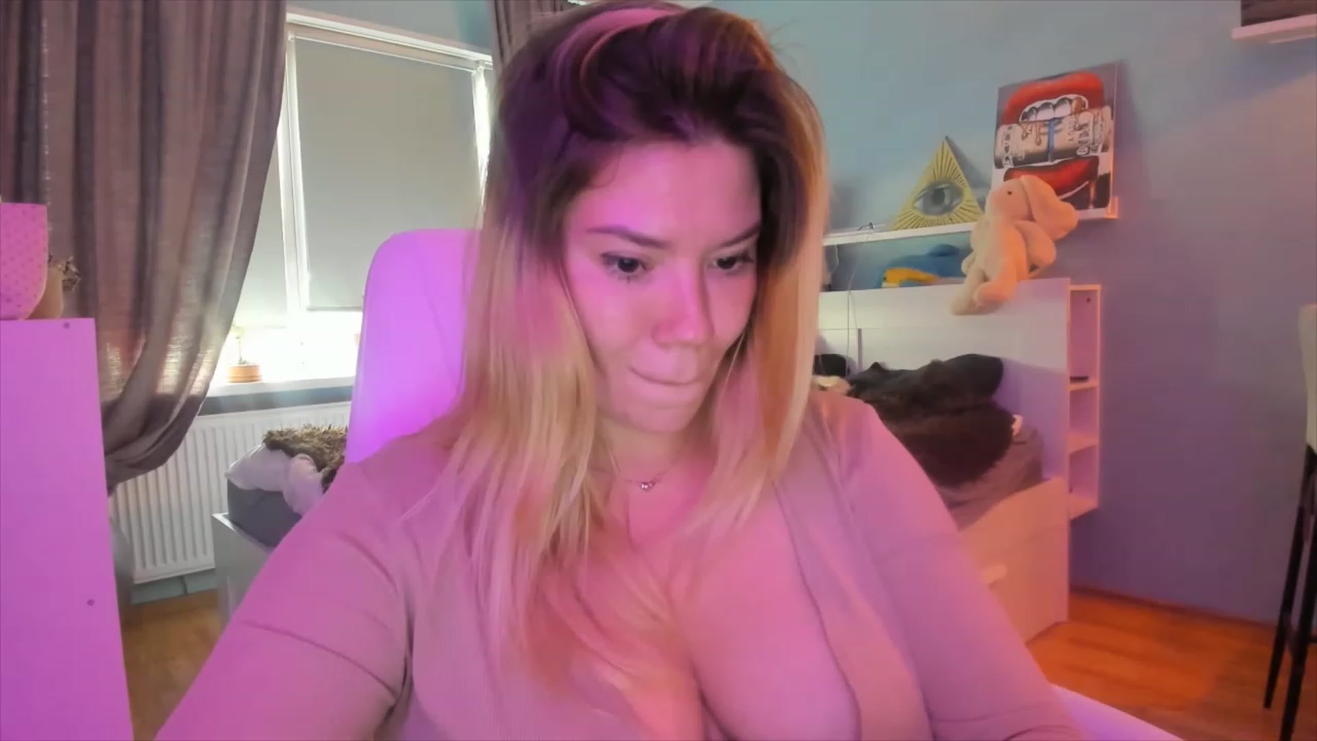 Gallery image thumbnail from NickyBlein's myfreecams stream on, 06/03/2023, 12:17 image 2 of 20