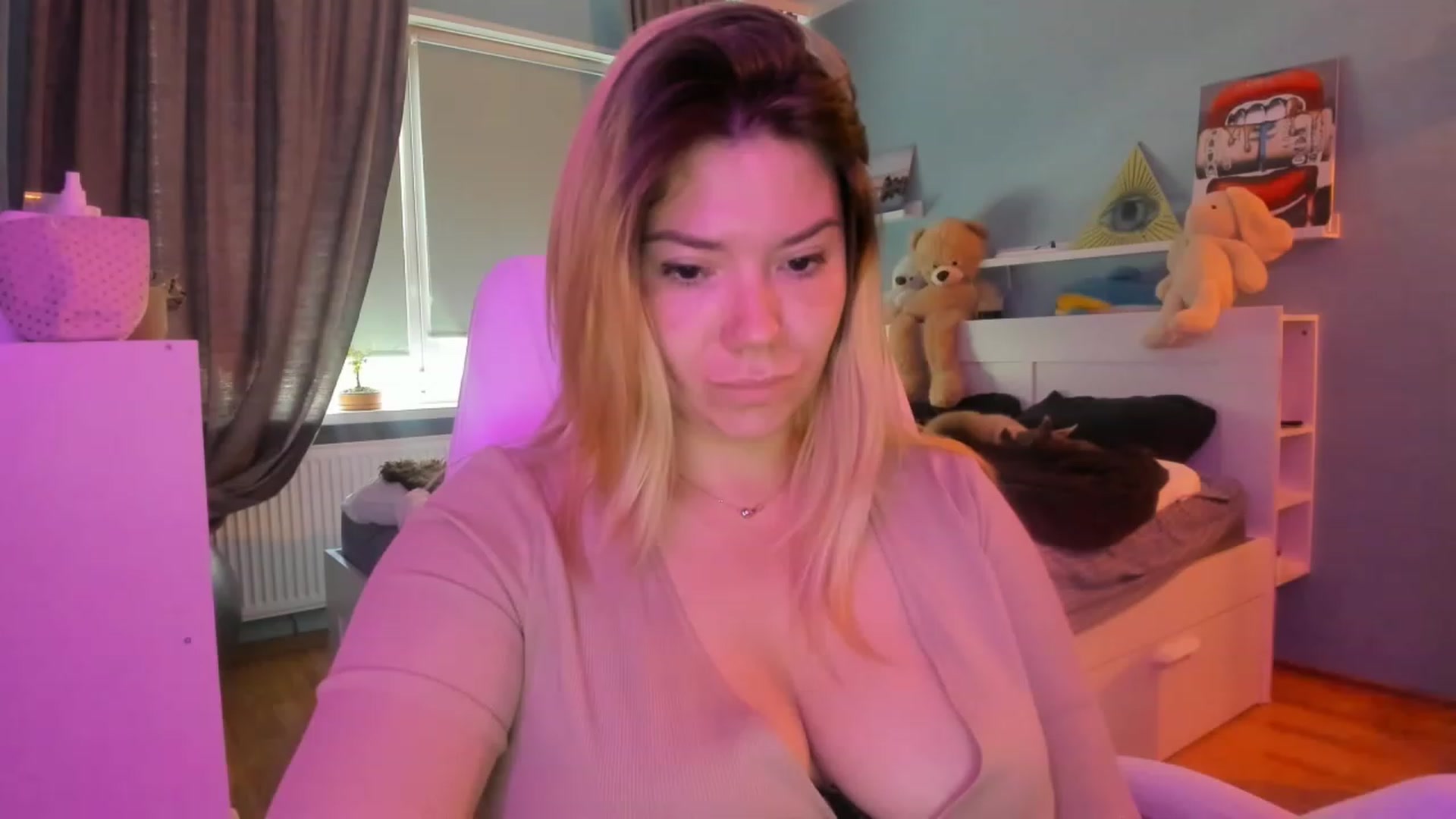 Gallery image thumbnail from NickyBlein's myfreecams stream on, 06/03/2023, 13:32 image 10 of 20