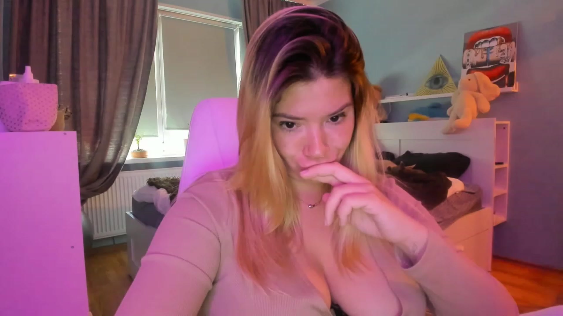 Gallery image thumbnail from NickyBlein's myfreecams stream on, 06/03/2023, 13:32 image 20 of 20