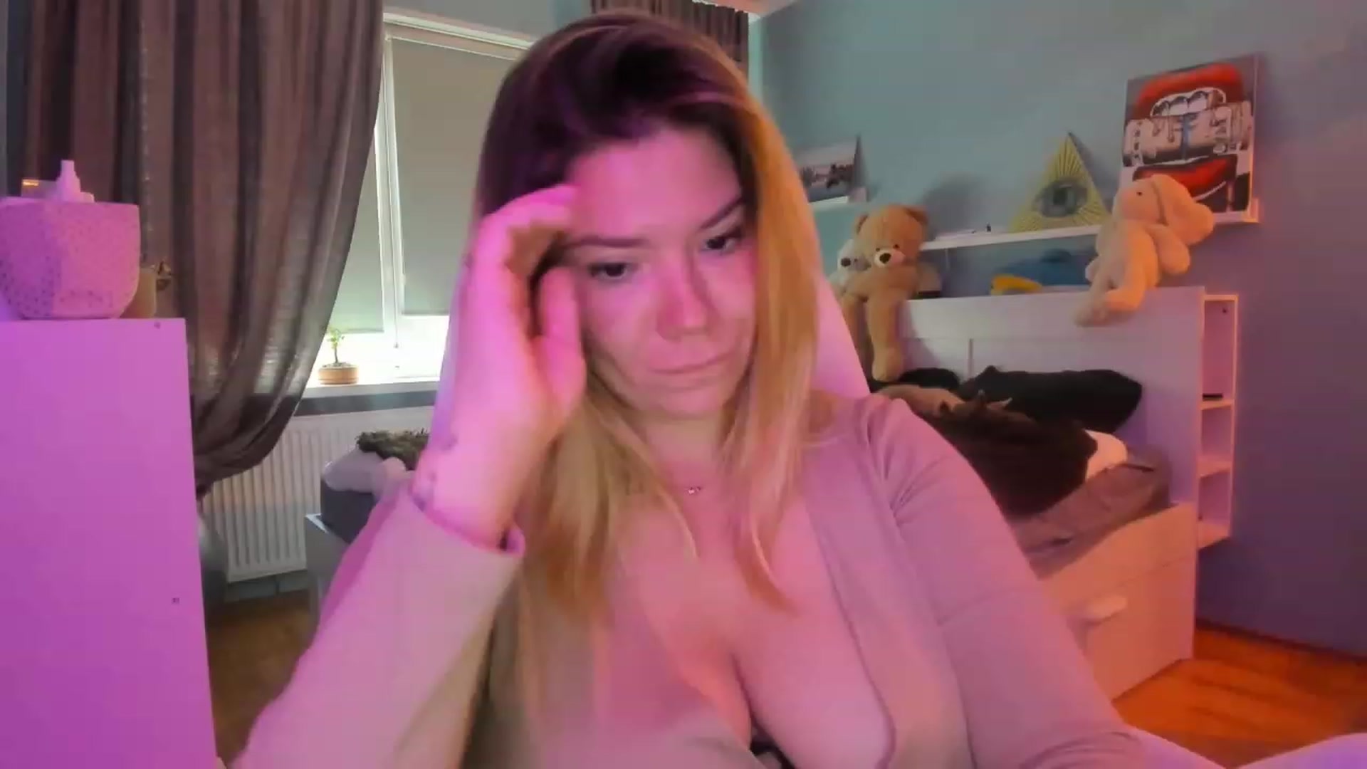 Gallery image thumbnail from NickyBlein's myfreecams stream on, 06/03/2023, 13:32 image 11 of 20