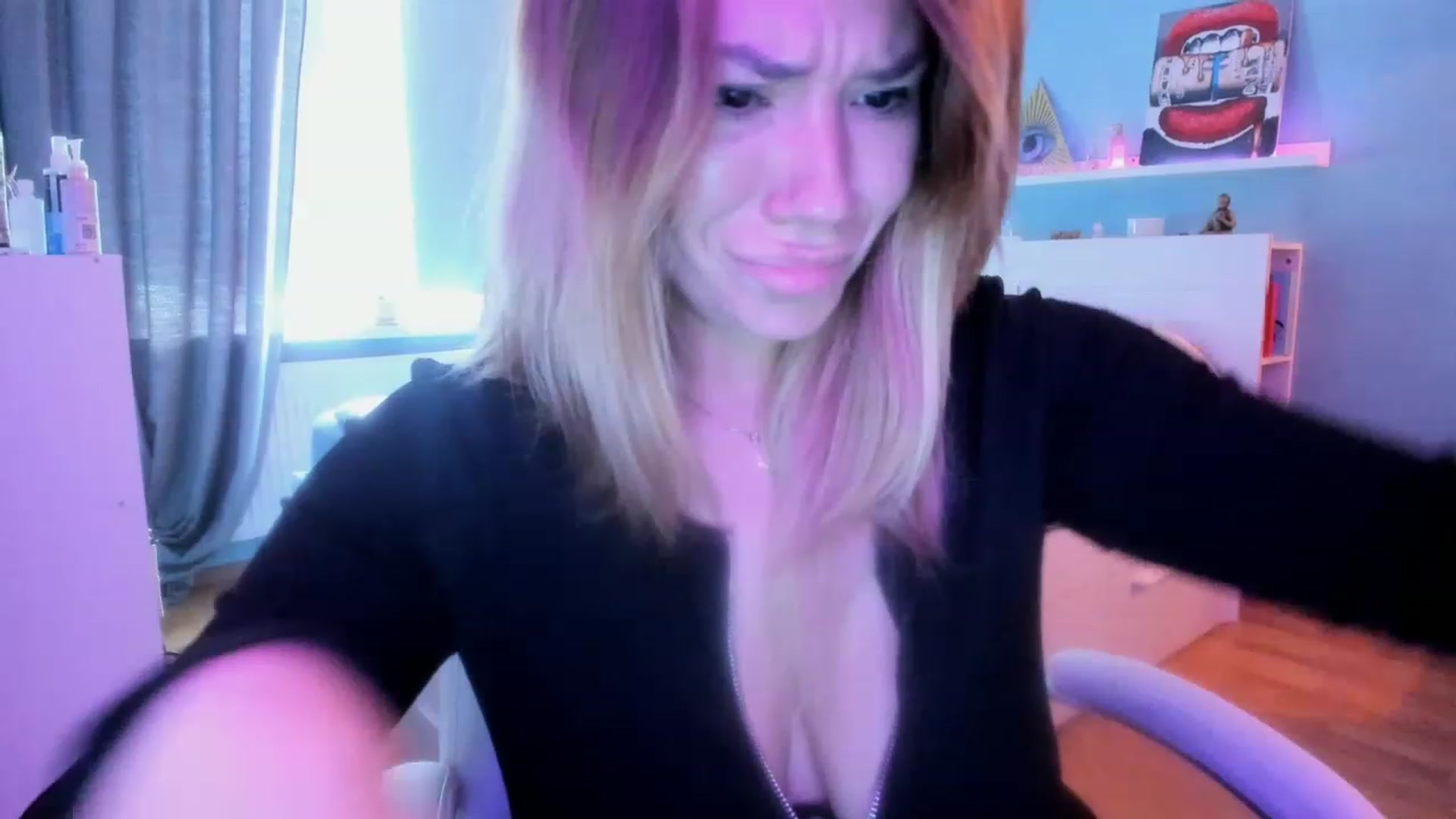 Gallery image thumbnail from NickyBlein's myfreecams stream on, 08/29/2023, 10:39 image 14 of 20