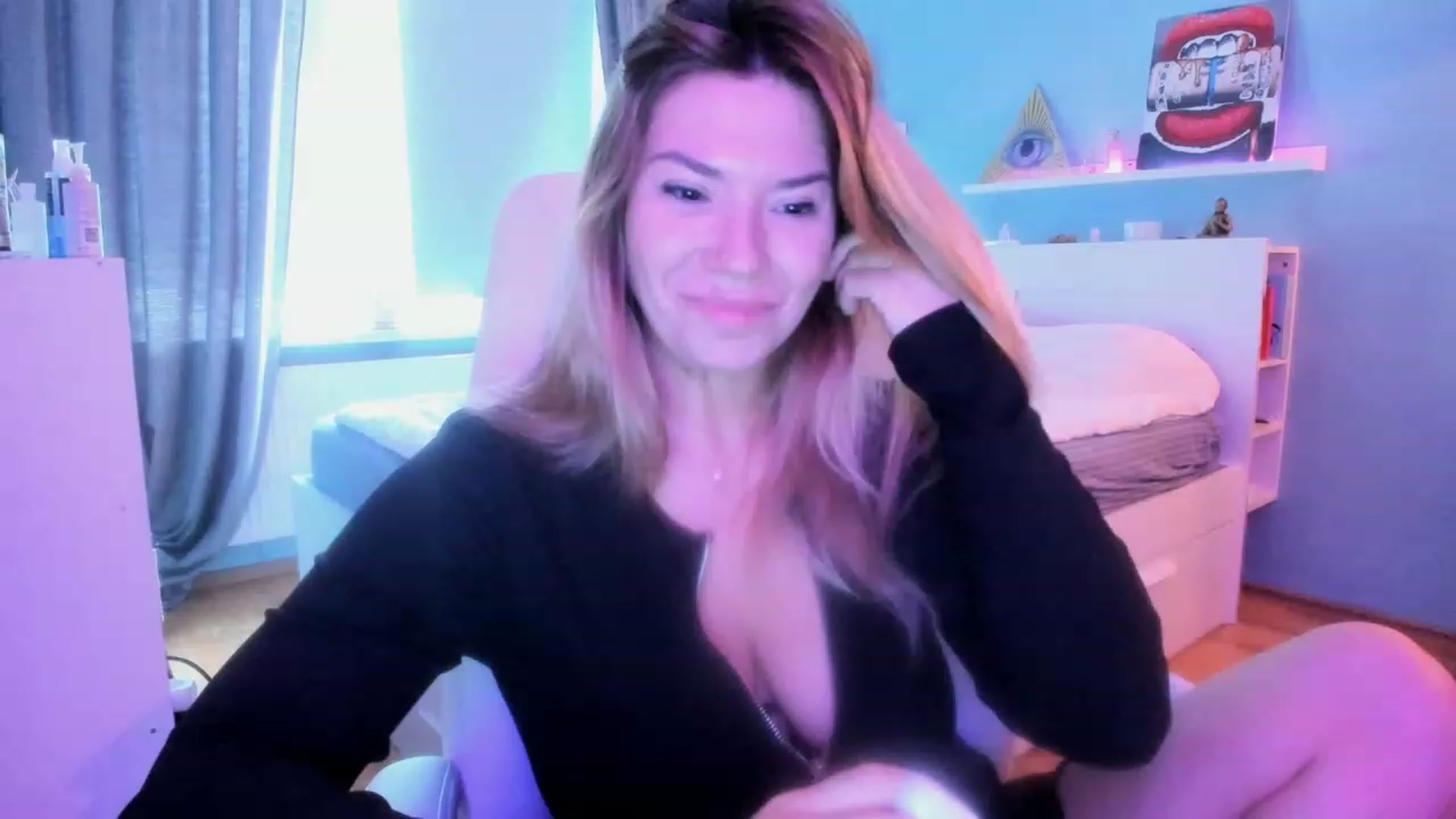 Gallery image thumbnail from NickyBlein's myfreecams stream on, 08/29/2023, 10:39 image 1 of 20