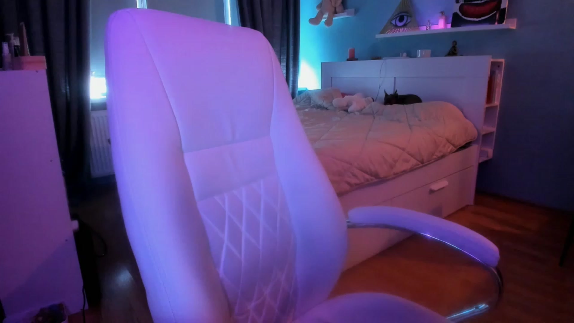 Gallery image thumbnail from NickyBlein's myfreecams stream on, 09/07/2023, 11:20 image 17 of 20