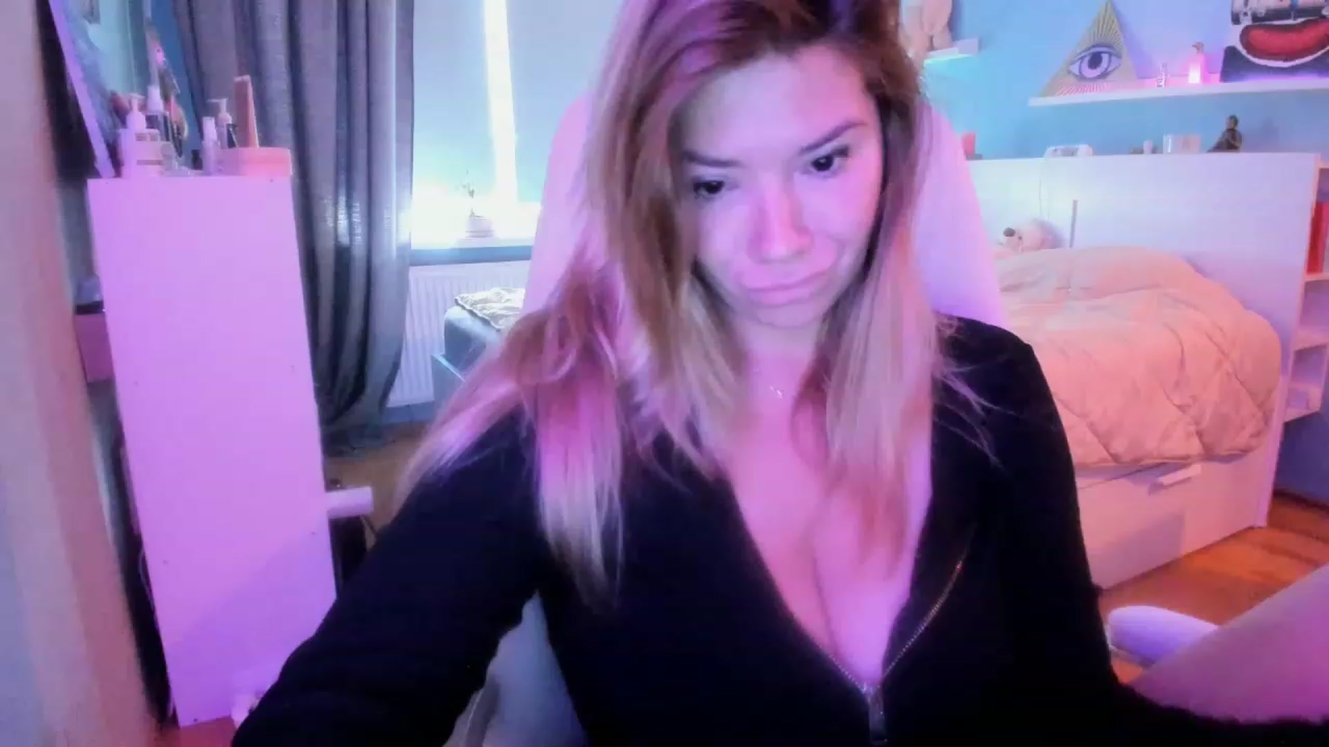 Gallery image thumbnail from NickyBlein's myfreecams stream on, 09/08/2023, 12:26 image 14 of 20
