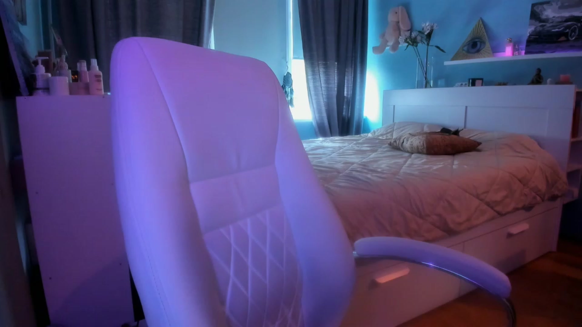 Gallery image thumbnail from NickyBlein's myfreecams stream on, 09/19/2023, 11:26 image 16 of 20