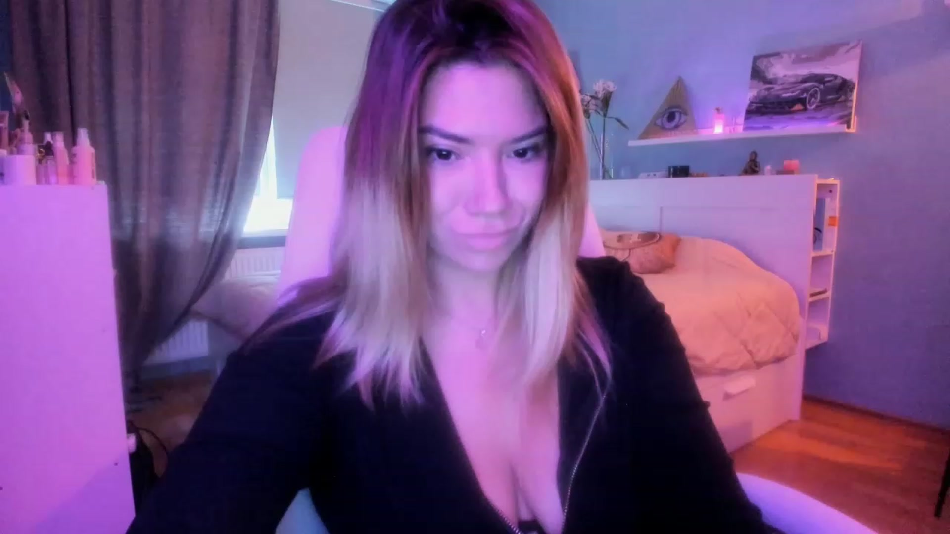 Gallery image thumbnail from NickyBlein's myfreecams stream on, 09/20/2023, 10:48 image 1 of 20