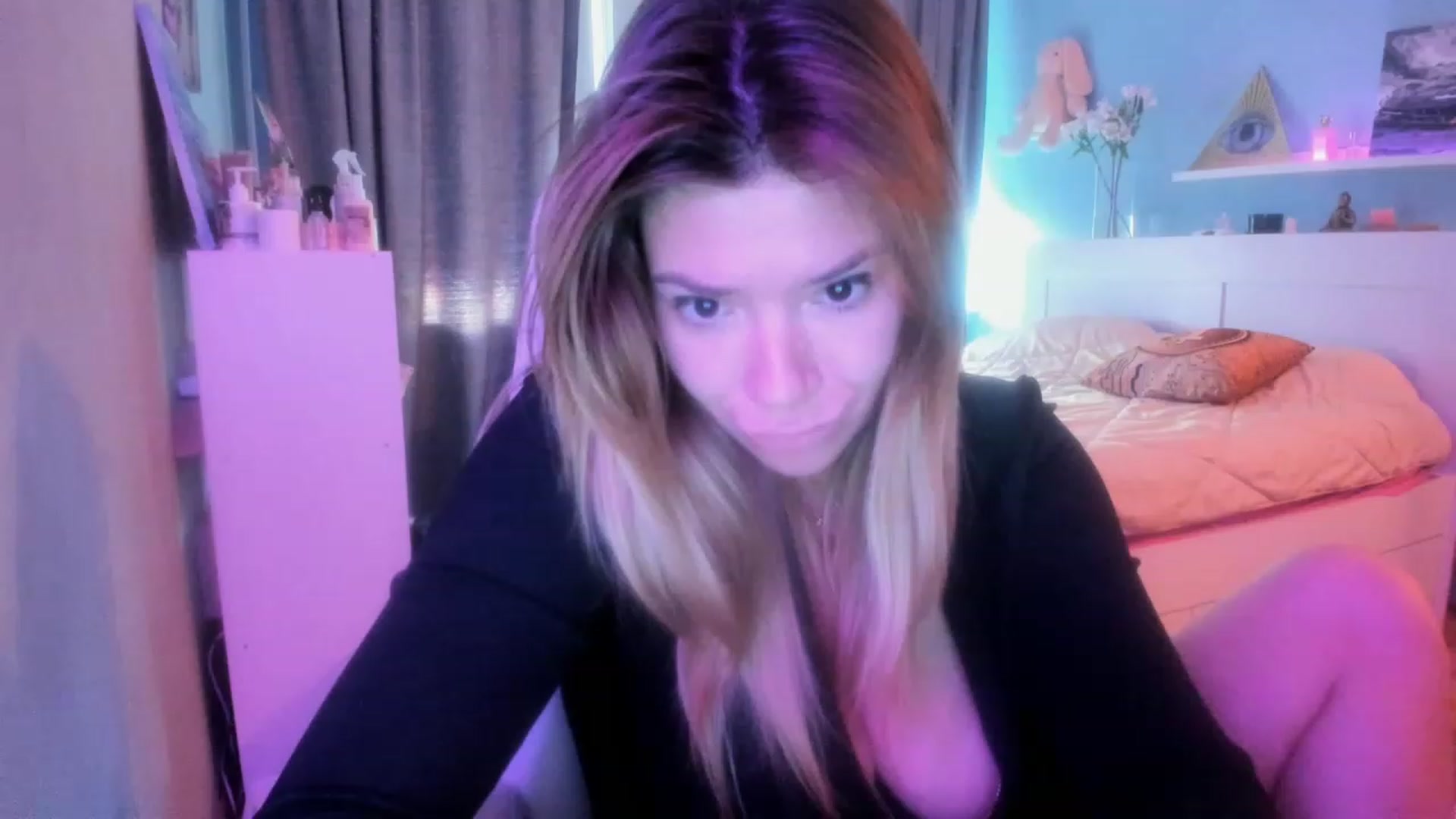 Gallery image thumbnail from NickyBlein's myfreecams stream on, 09/22/2023, 13:36 image 18 of 20