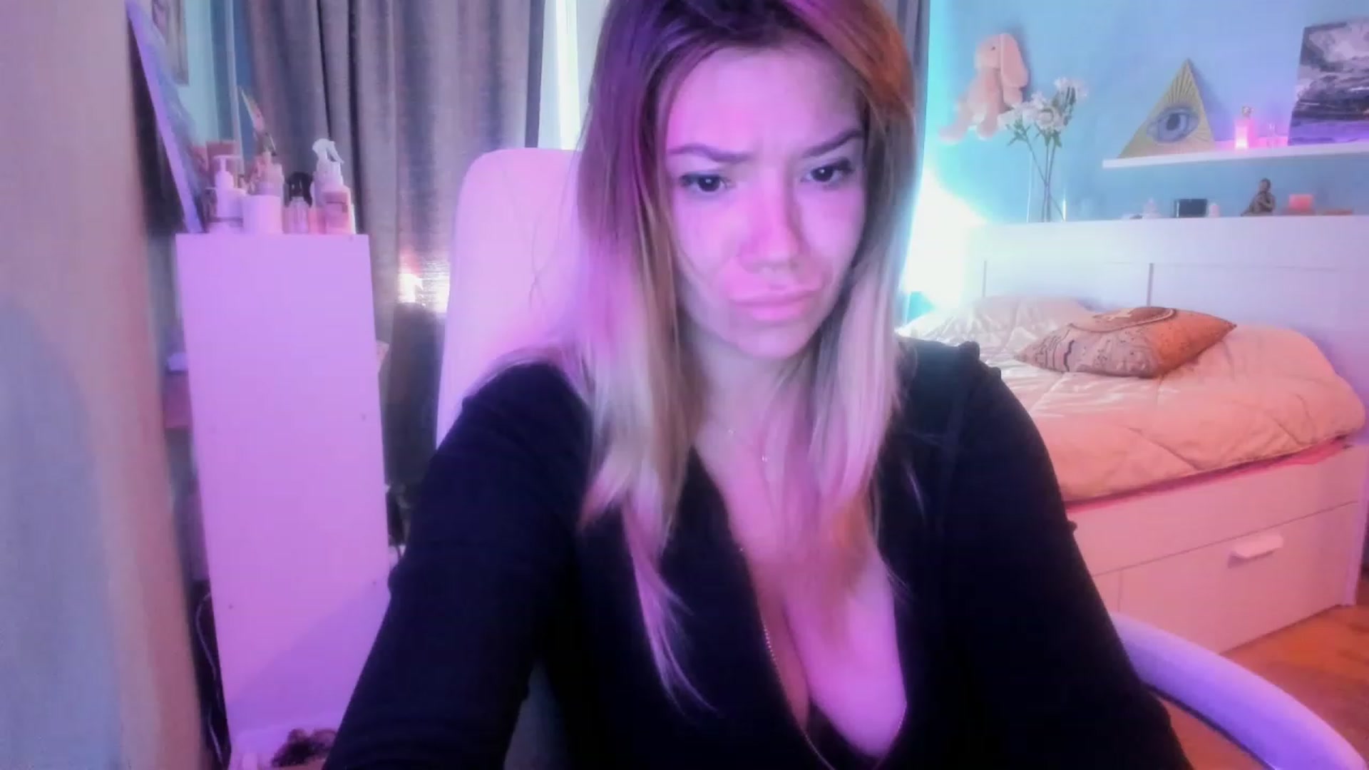 Gallery image thumbnail from NickyBlein's myfreecams stream on, 09/22/2023, 13:36 image 20 of 20