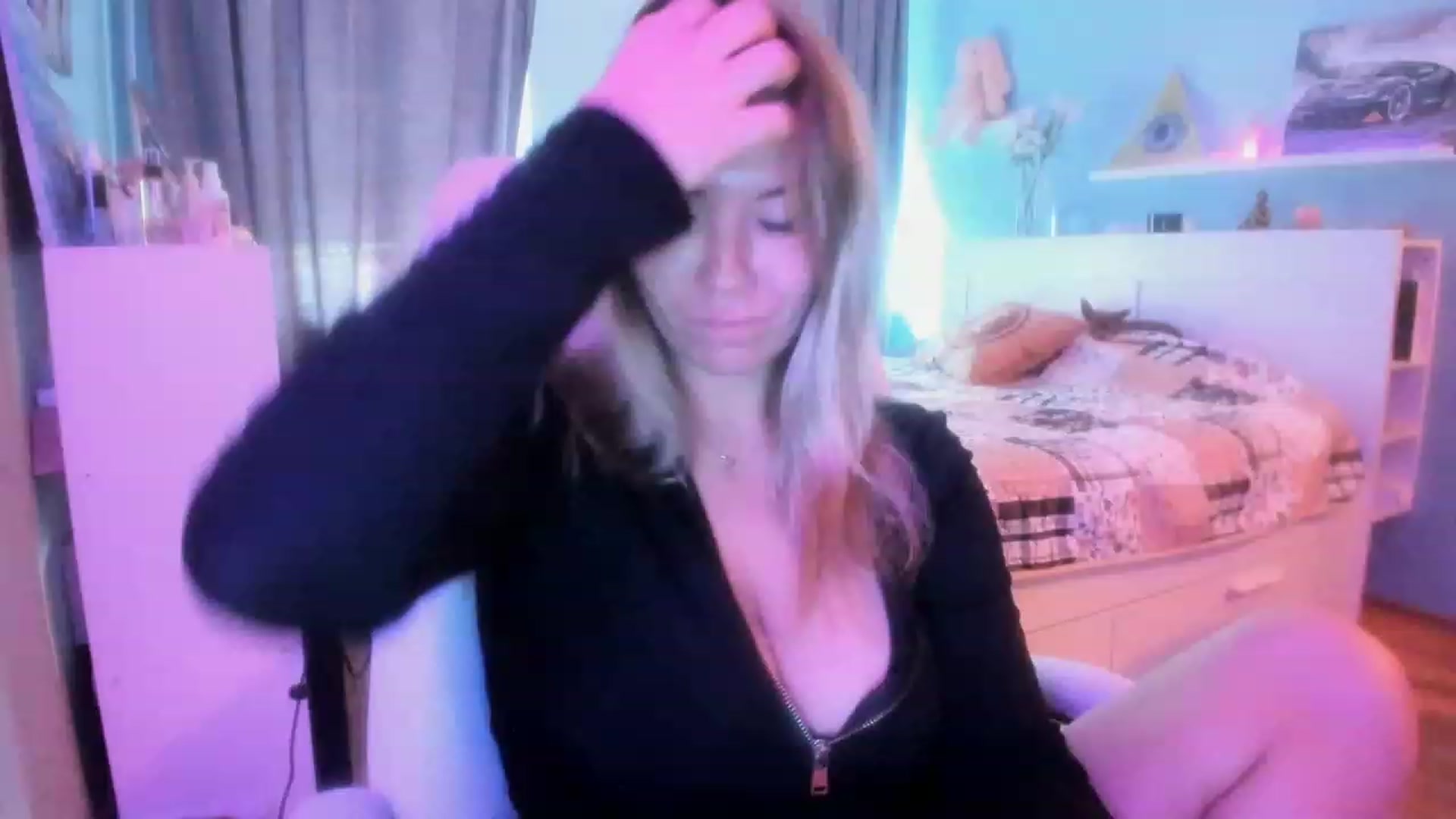Gallery image thumbnail from NickyBlein's myfreecams stream on, 09/26/2023, 10:38 image 6 of 20