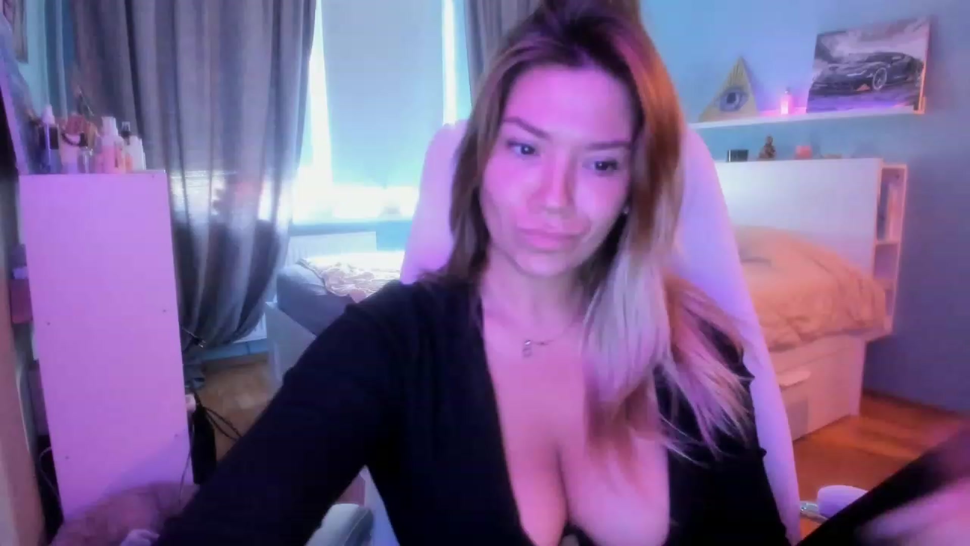 Gallery image thumbnail from NickyBlein's myfreecams stream on, 09/28/2023, 13:20 image 10 of 20