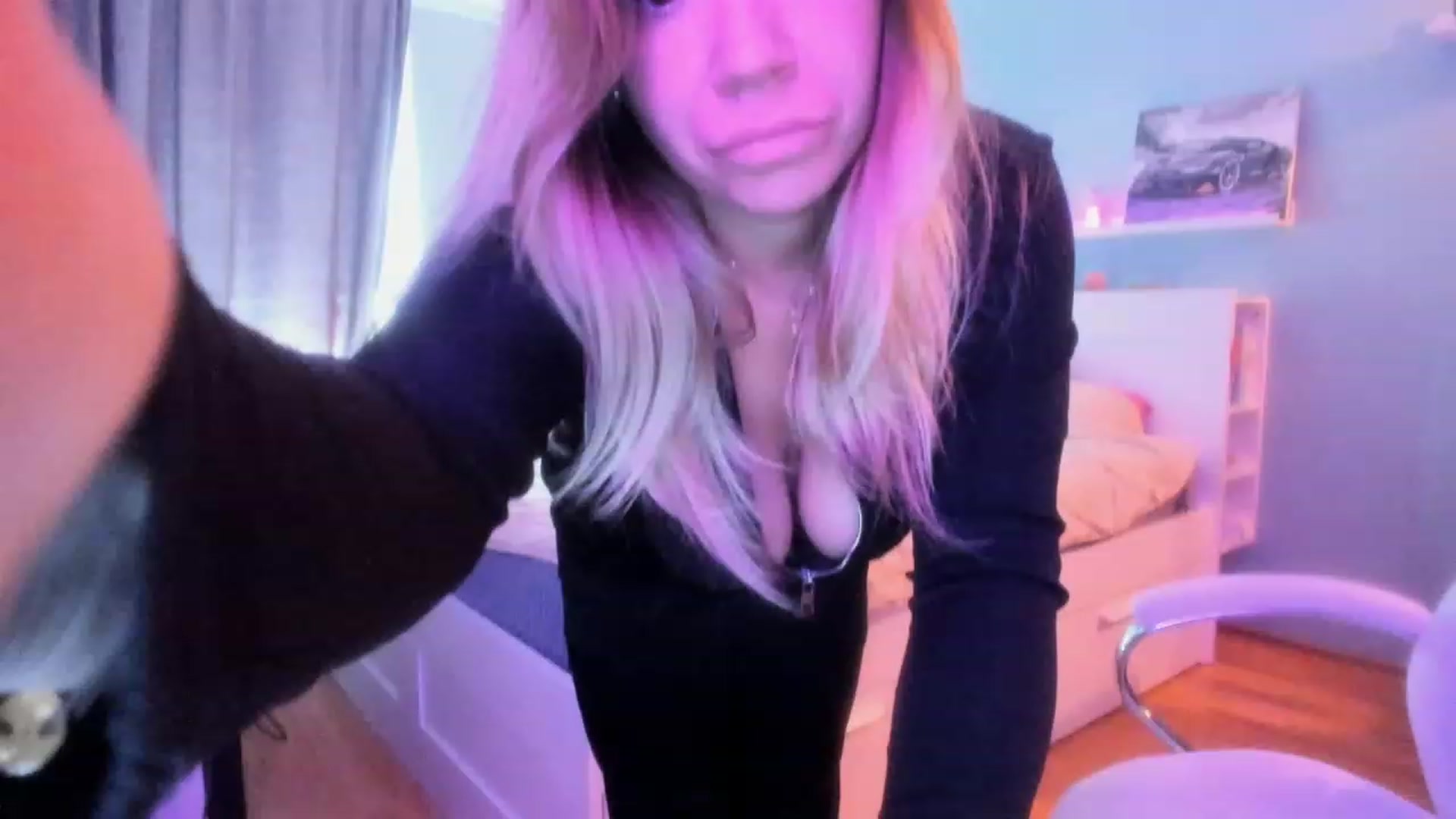 Gallery image thumbnail from NickyBlein's myfreecams stream on, 09/30/2023, 08:48 image 14 of 20