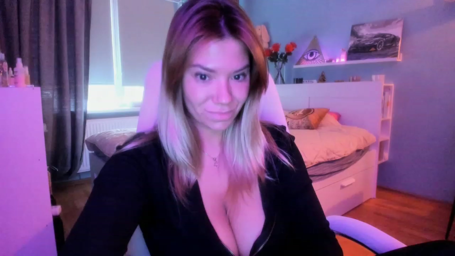 Gallery image thumbnail from NickyBlein's myfreecams stream on, 10/04/2023, 07:51 image 12 of 20
