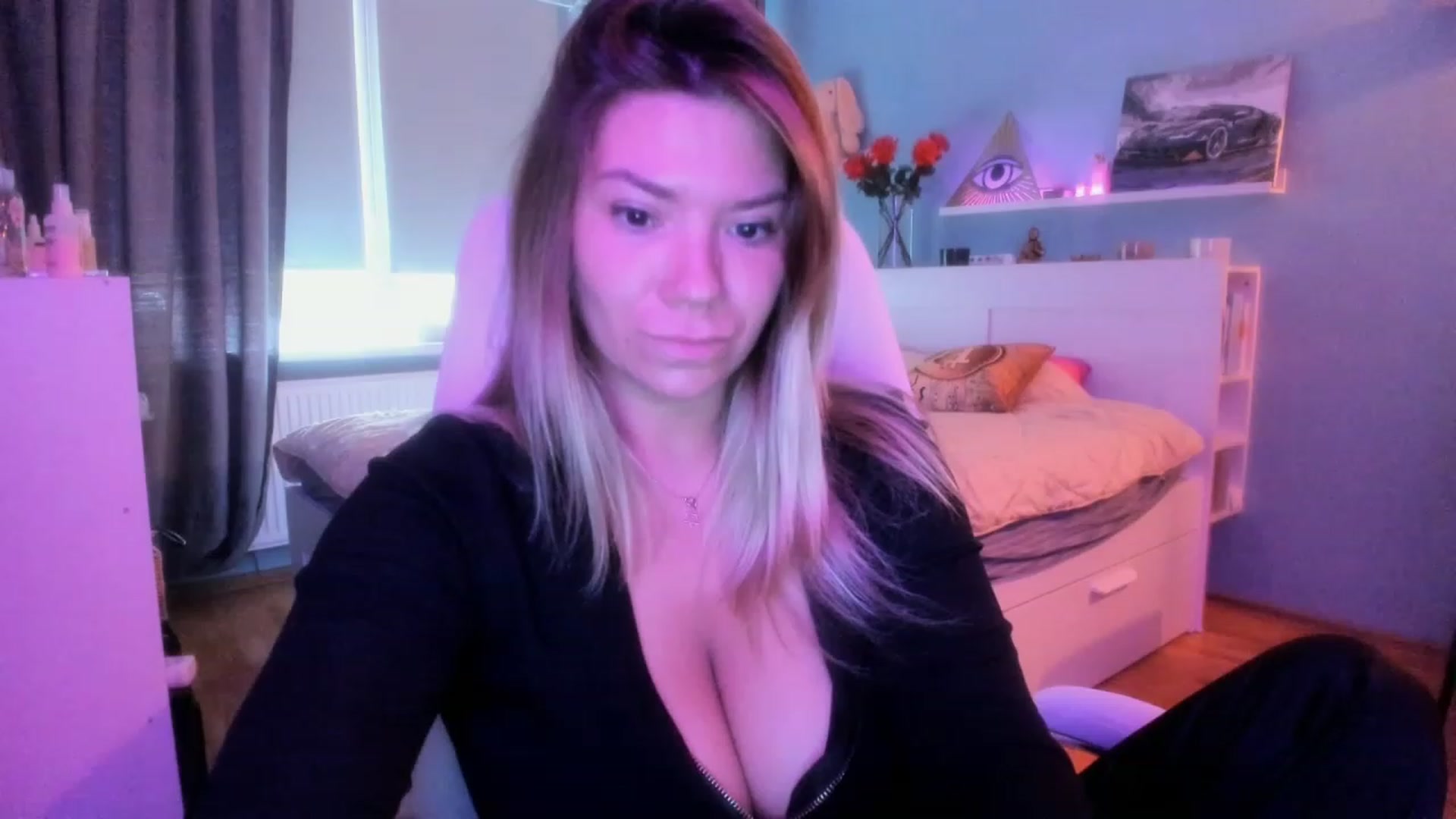 Gallery image thumbnail from NickyBlein's myfreecams stream on, 10/04/2023, 07:51 image 7 of 20