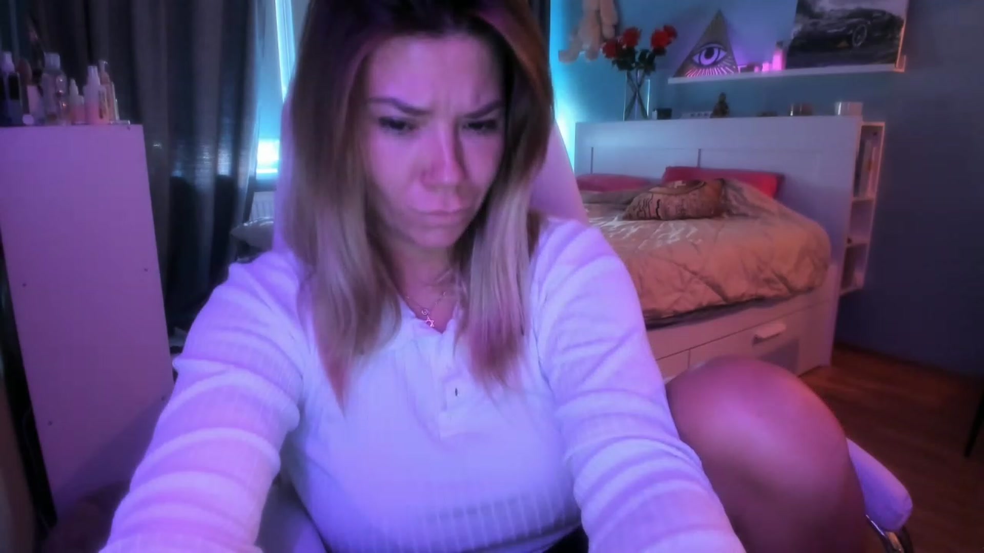 Gallery image thumbnail from NickyBlein's myfreecams stream on, 10/06/2023, 10:24 image 20 of 20